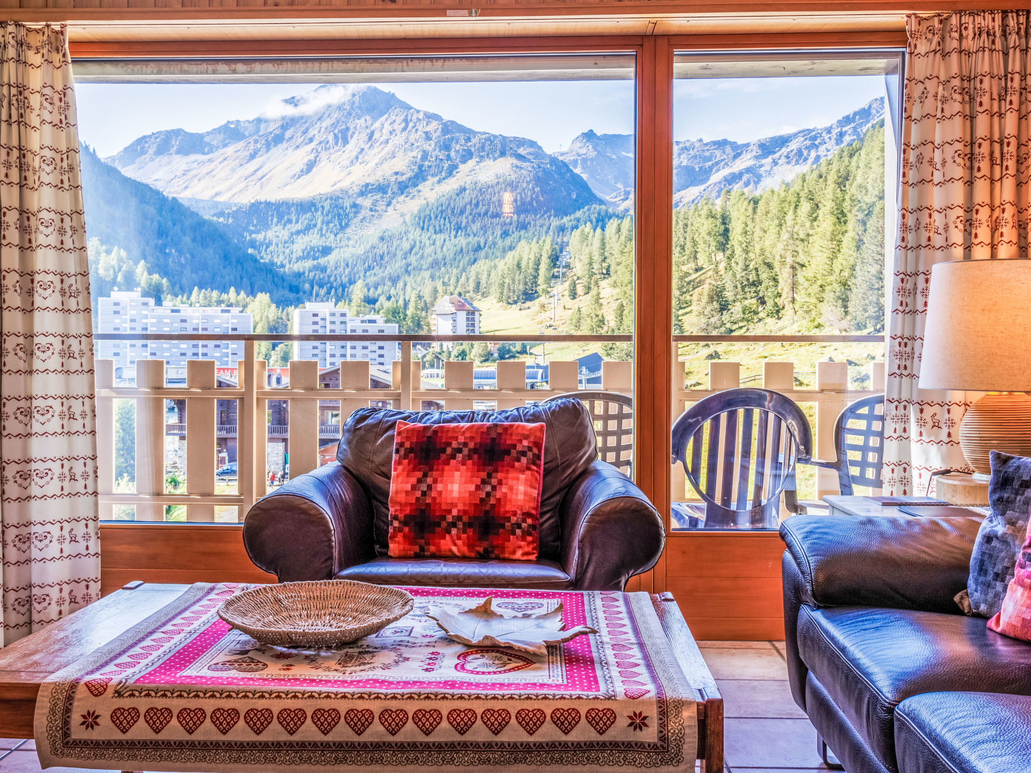 Chalet Sorniot Nendaz: Beautiful Alpine Apartment for 8 Guests Near 4 Vallées Ski Area in Swiss Mountains