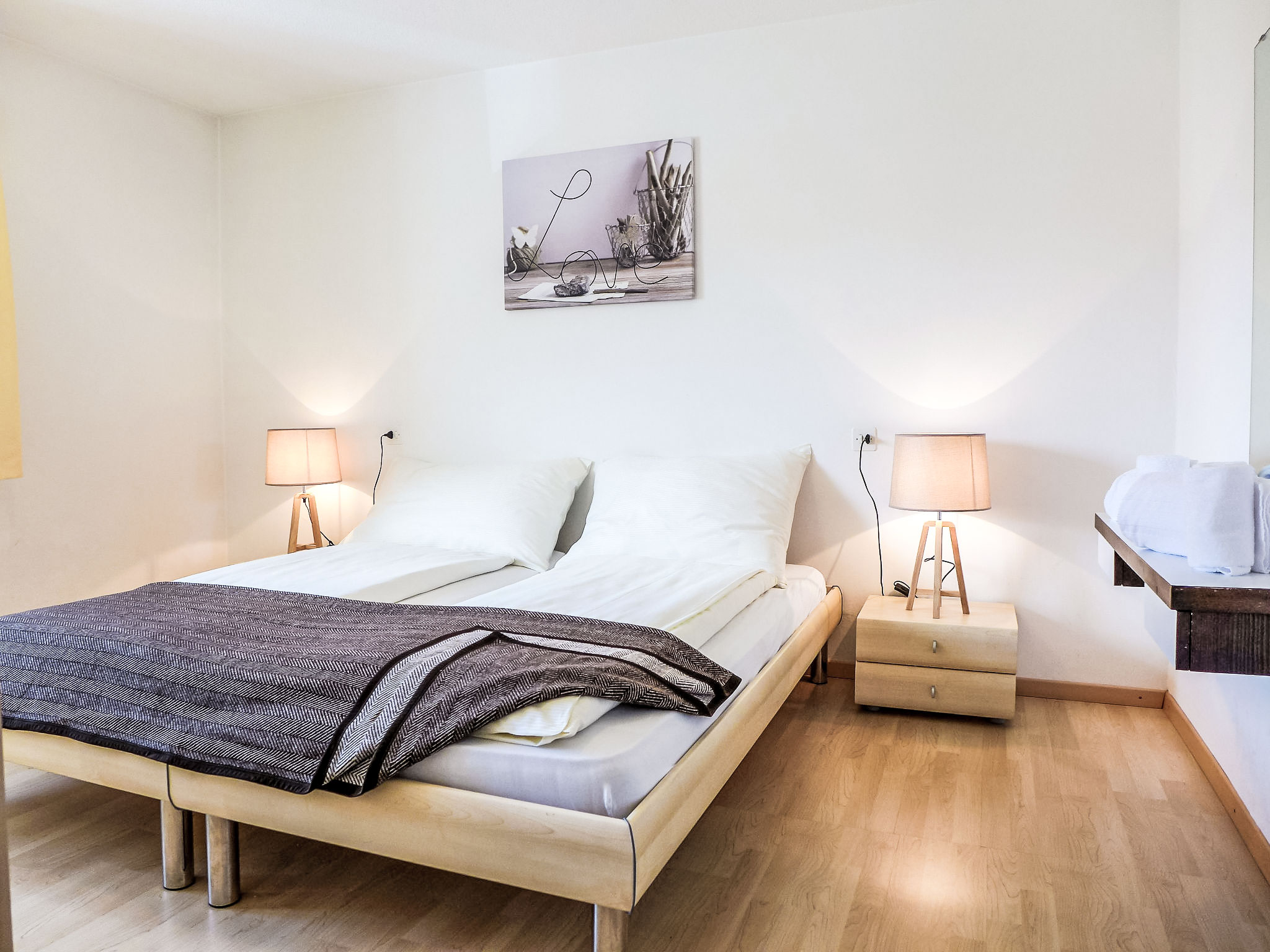 Chalet Stazer St. Moritz: Contemporary 1-Bedroom Apartment with Mountain Views in the Heart of Swiss Alps