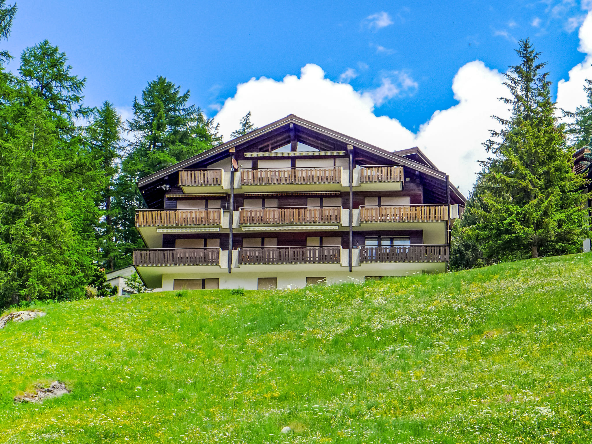 Chalet Steinbock Zermatt: Modern 2-Bedroom Alpine Apartment with Matterhorn Views and Premium Amenities in Zermatt Switzerland