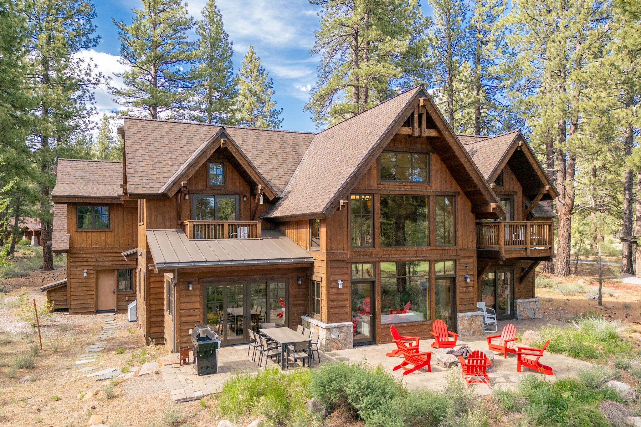 Chalet Tahoe Truckee Truckee: 4-Bedroom Ski Chalet with Golf Course Views, Truckee
