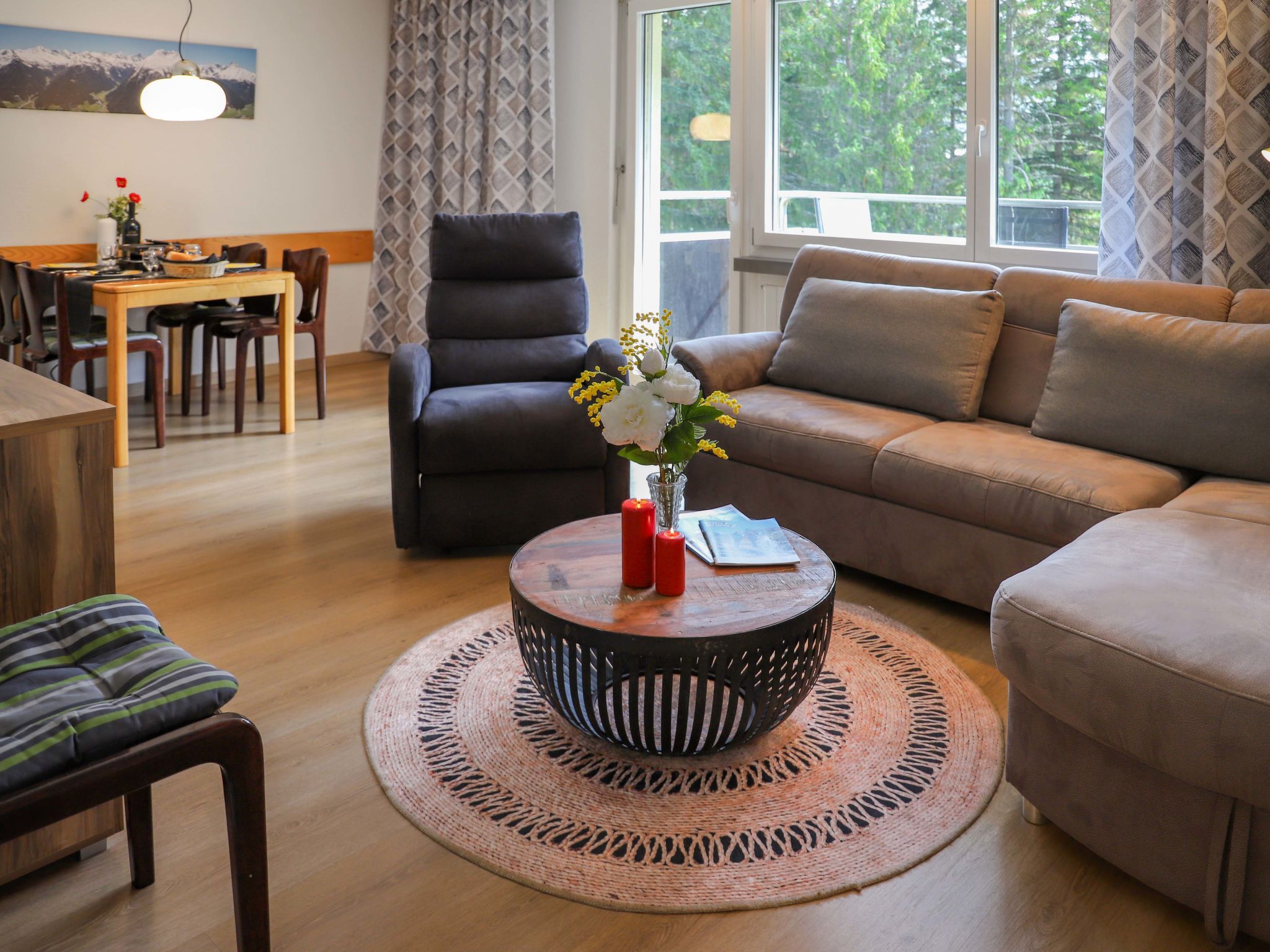 Chalet Talenjoch Davos: Comfortable 2-Bedroom Mountain View Apartment in Central Davos with Stunning Alpine Panoramas
