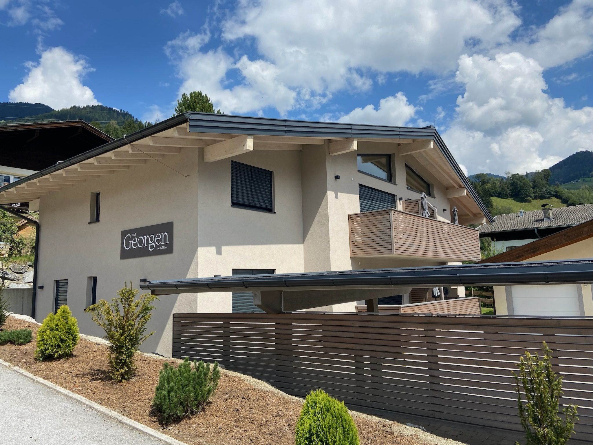 Chalet Tauern Bruck: Spacious 4-Bedroom Mountain Apartment with Modern Amenities in Austrian Alps