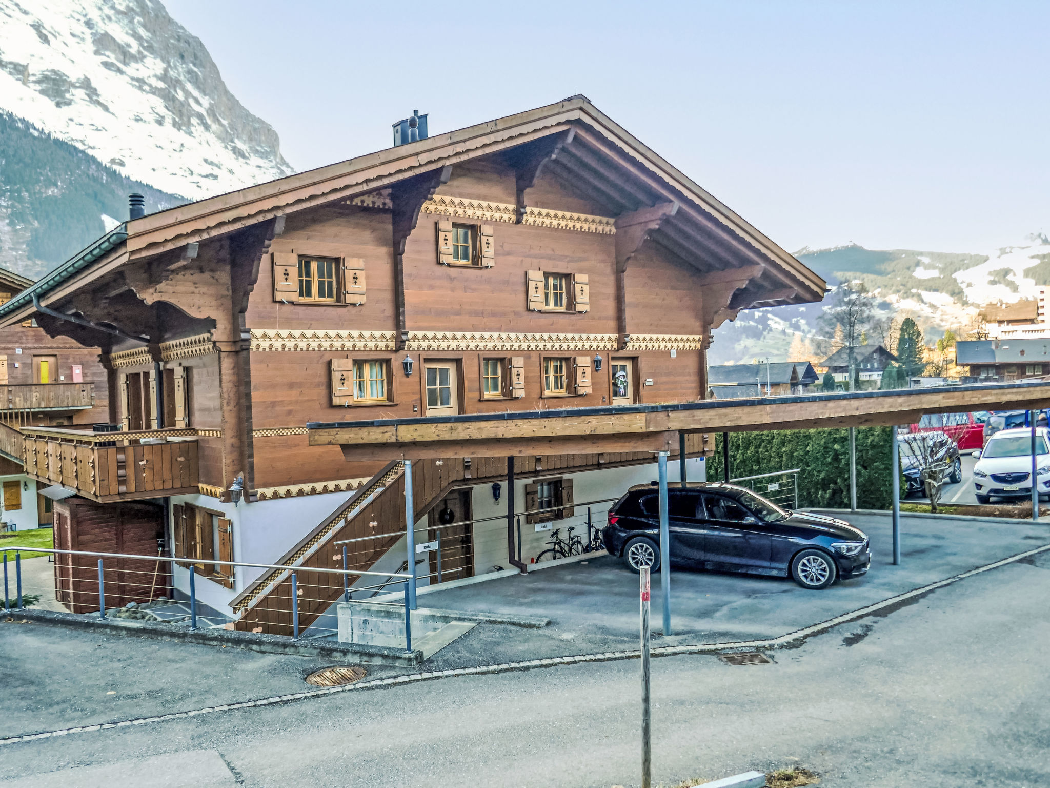 Chalet Teufi Grindelwald: Luxury 2-Bedroom Mountain Chalet with Stunning Alpine Views and Fireplace in the Swiss Alps