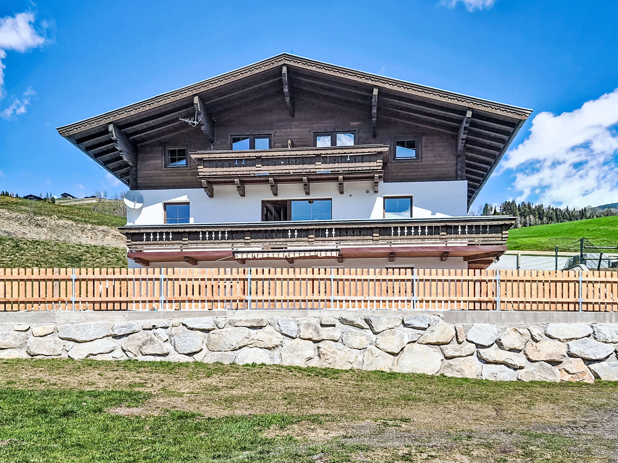 Chalet Venediger Mittersill: Spacious 6-Bedroom Mountain Chalet with Panoramic Alpine Views and Modern Amenities in Austria