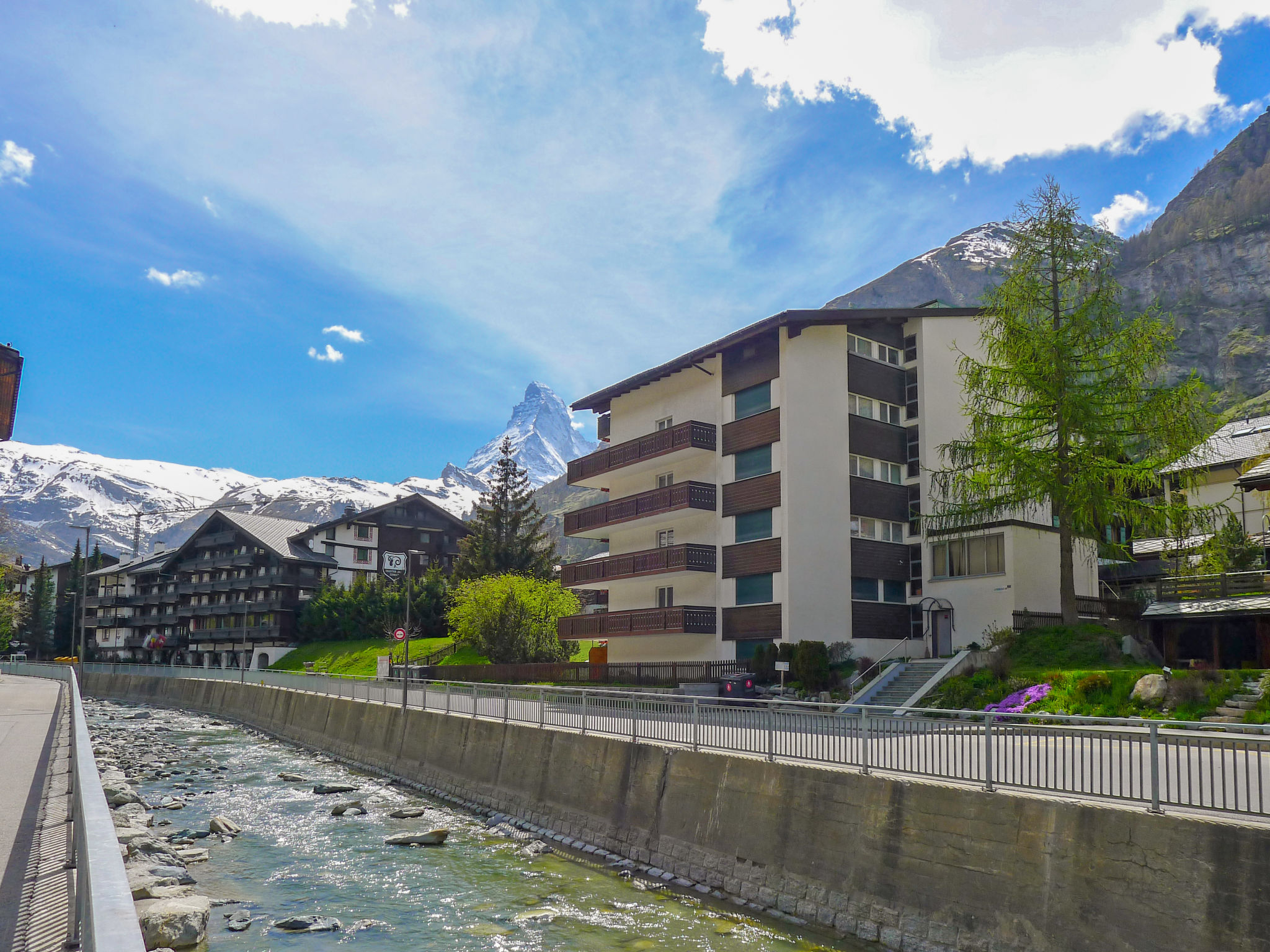 Chalet Wiestibrücke Zermatt: Cozy 1-Bedroom Alpine Apartment with Matterhorn Views and Ski Access in Switzerland