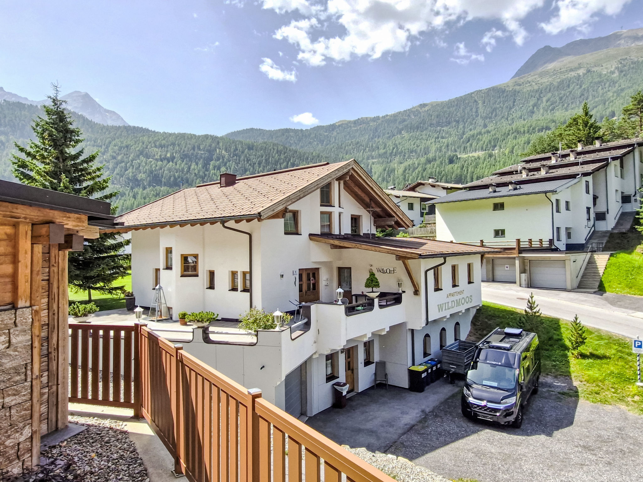 Chalet Wildspitze Sölden: Luxury Alpine Apartment for 8 Guests with Modern Amenities and Mountain Access in Austria