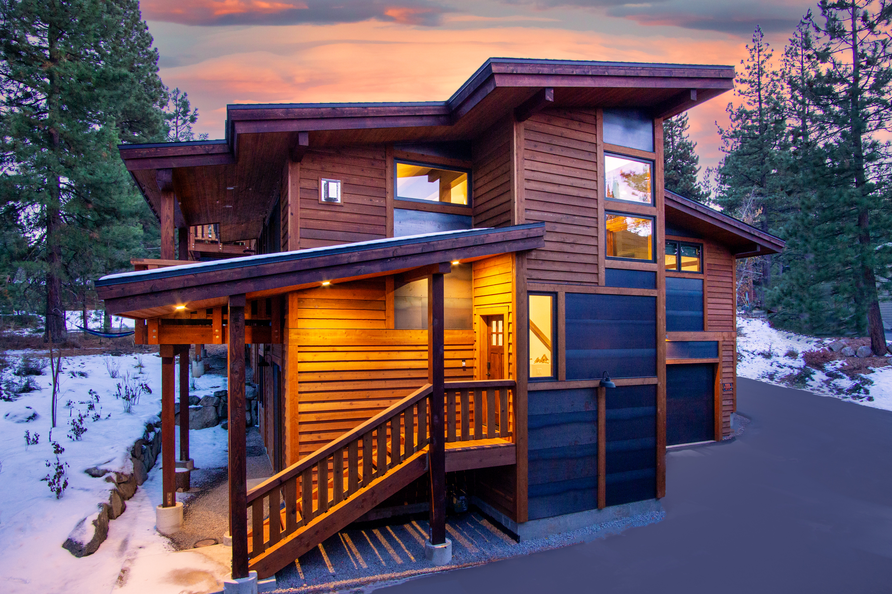 Chalet Zephyr Truckee Truckee 2: Spacious 3-Bedroom Ski Chalet with Lake Access, Truckee