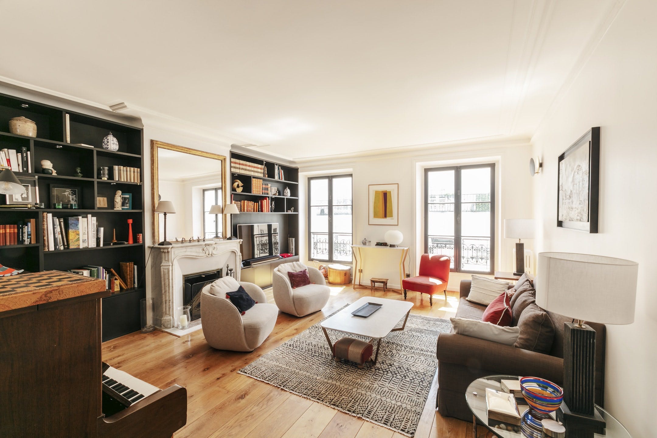 Château ChampdeMars Paris: Elegant 3-Bedroom Luxury Apartment, Family-Friendly, Paris