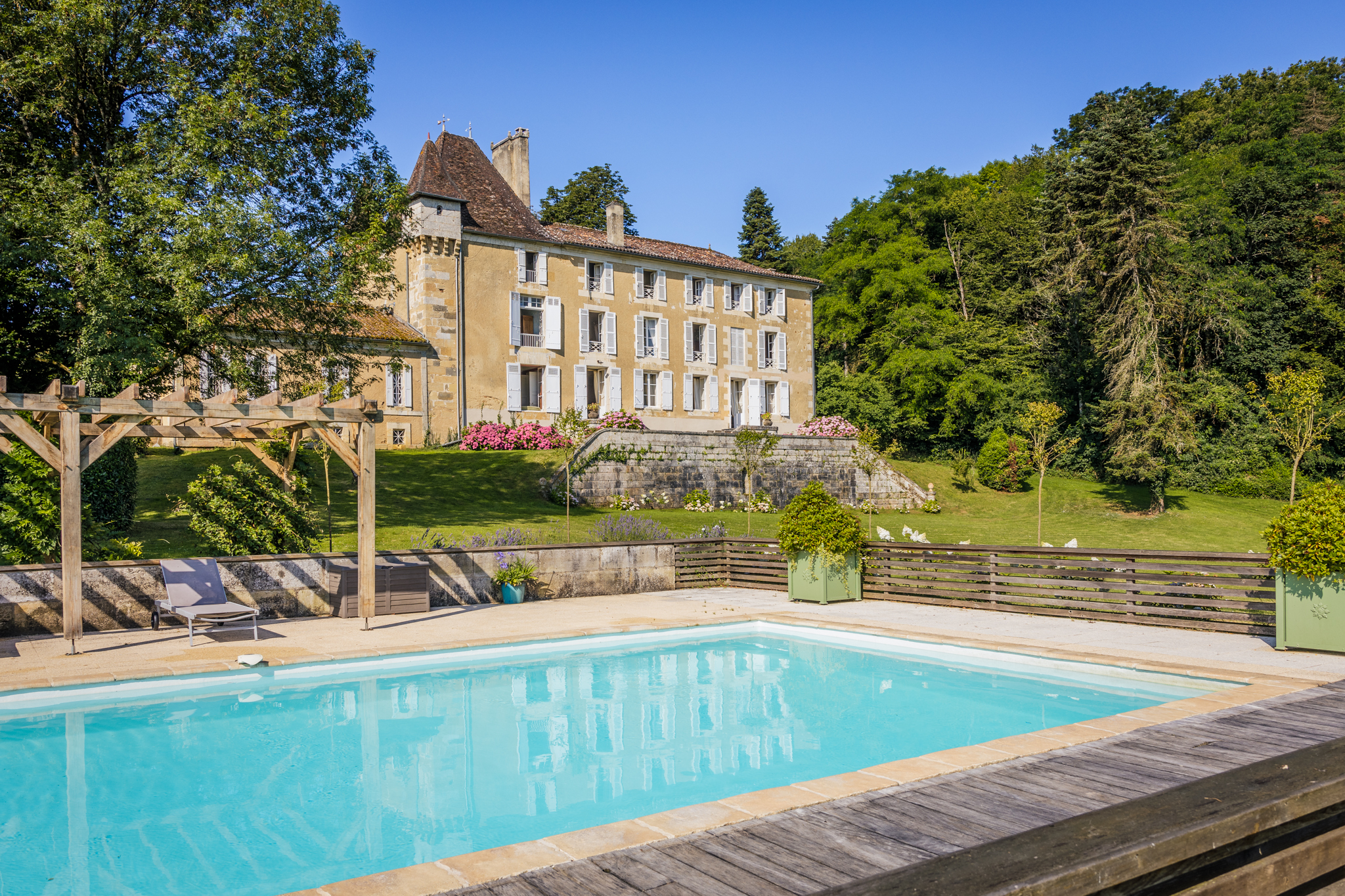 Château Cingle Dordogne: 7-Bedroom Luxury House with Pool, Dordogne
