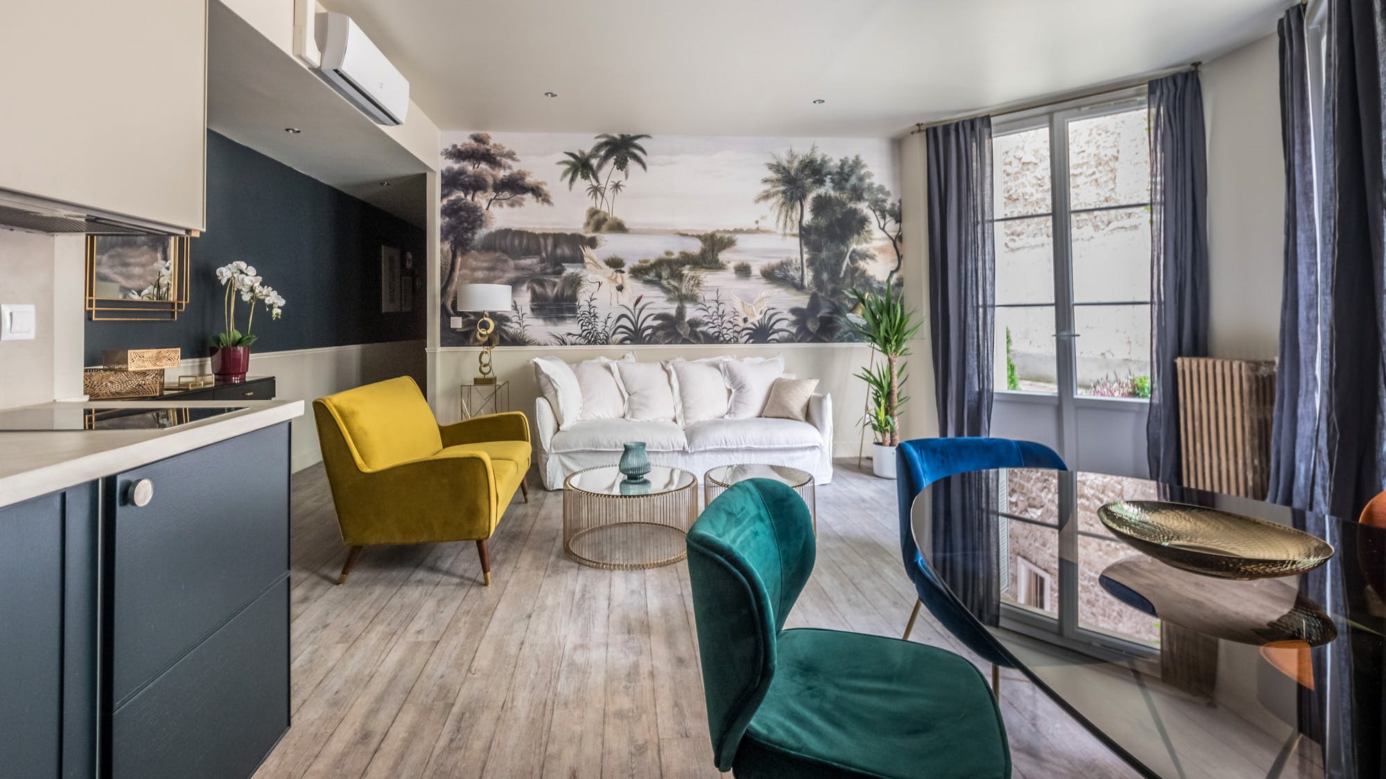 Château Cler Paris: Spacious 3-Bedroom Apartment with Air-Con, Eiffel Tower