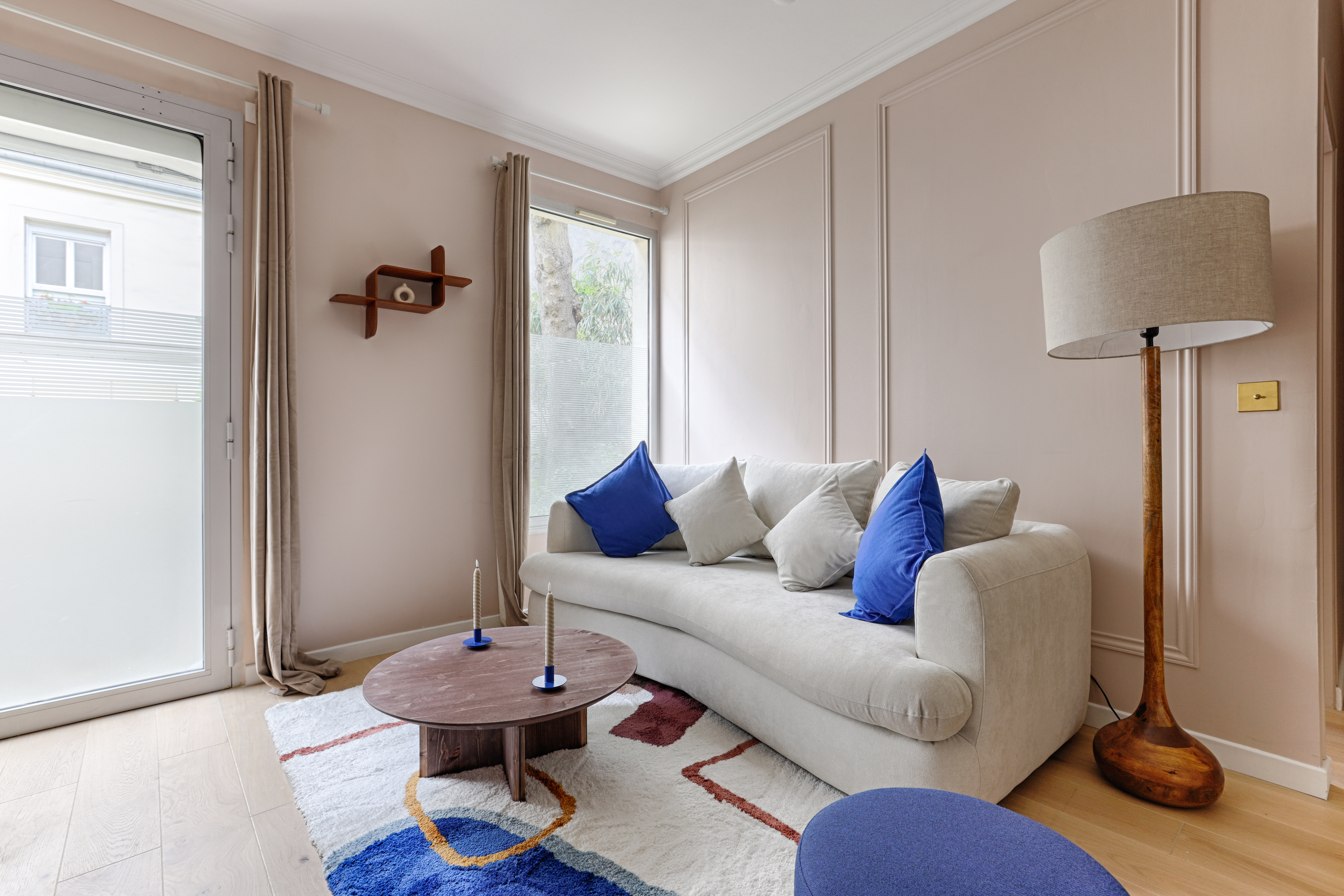 Château Clichy Paris: Spacious 3-Bedroom Apartment with Hot Tub, Opéra – Madeleine – Grands Magasins