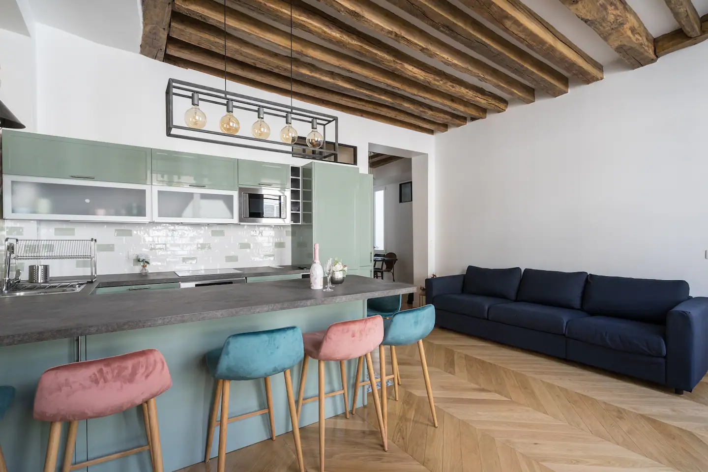 Château Cloche Montorgueil: 3-Bedroom Apartment with Rustic Charm, Paris Montorgueil