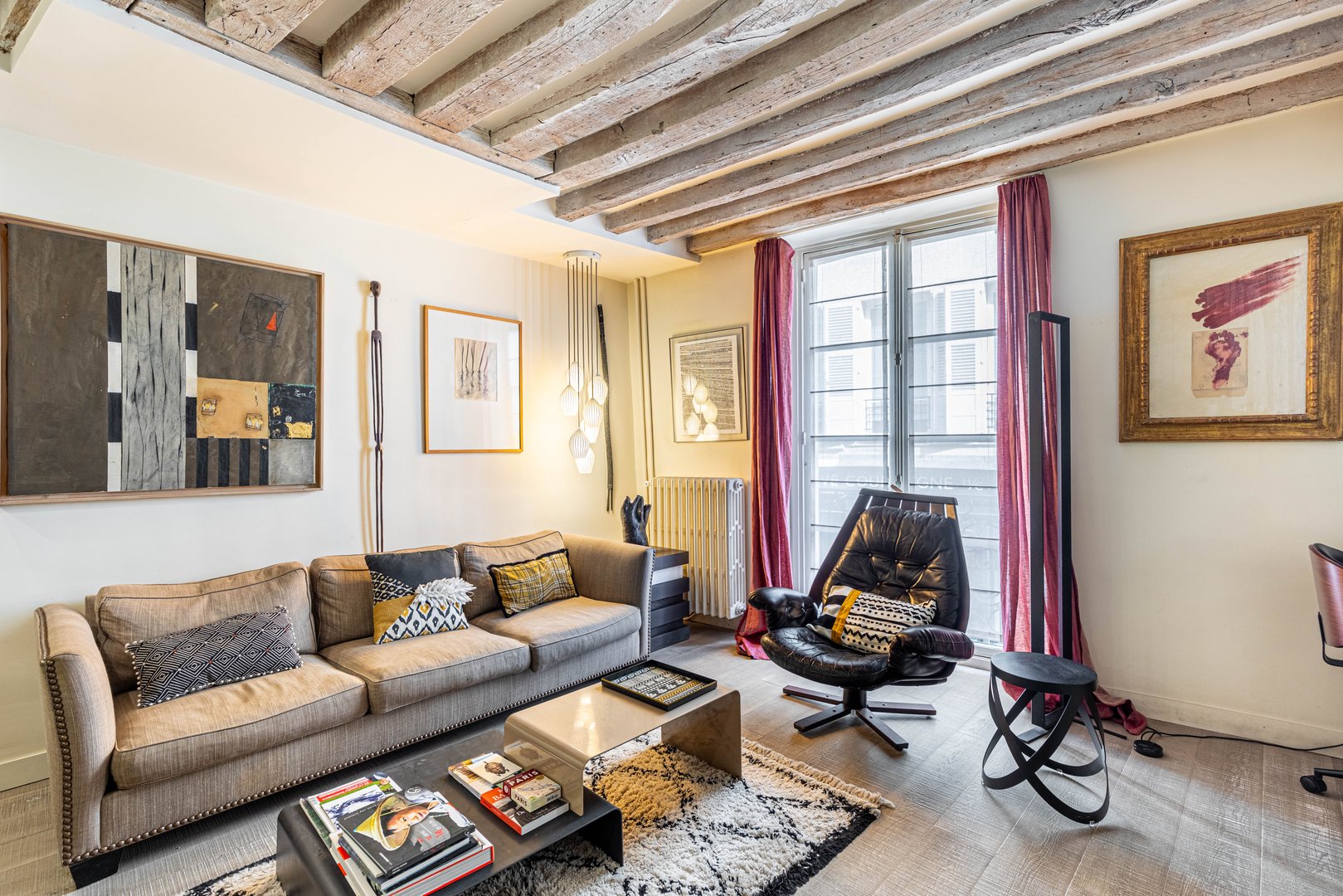 Château Clovis Saint Germain: Charming 1-Bedroom Apartment Rental with Family-Friendly Features, Saint Germain des Prés