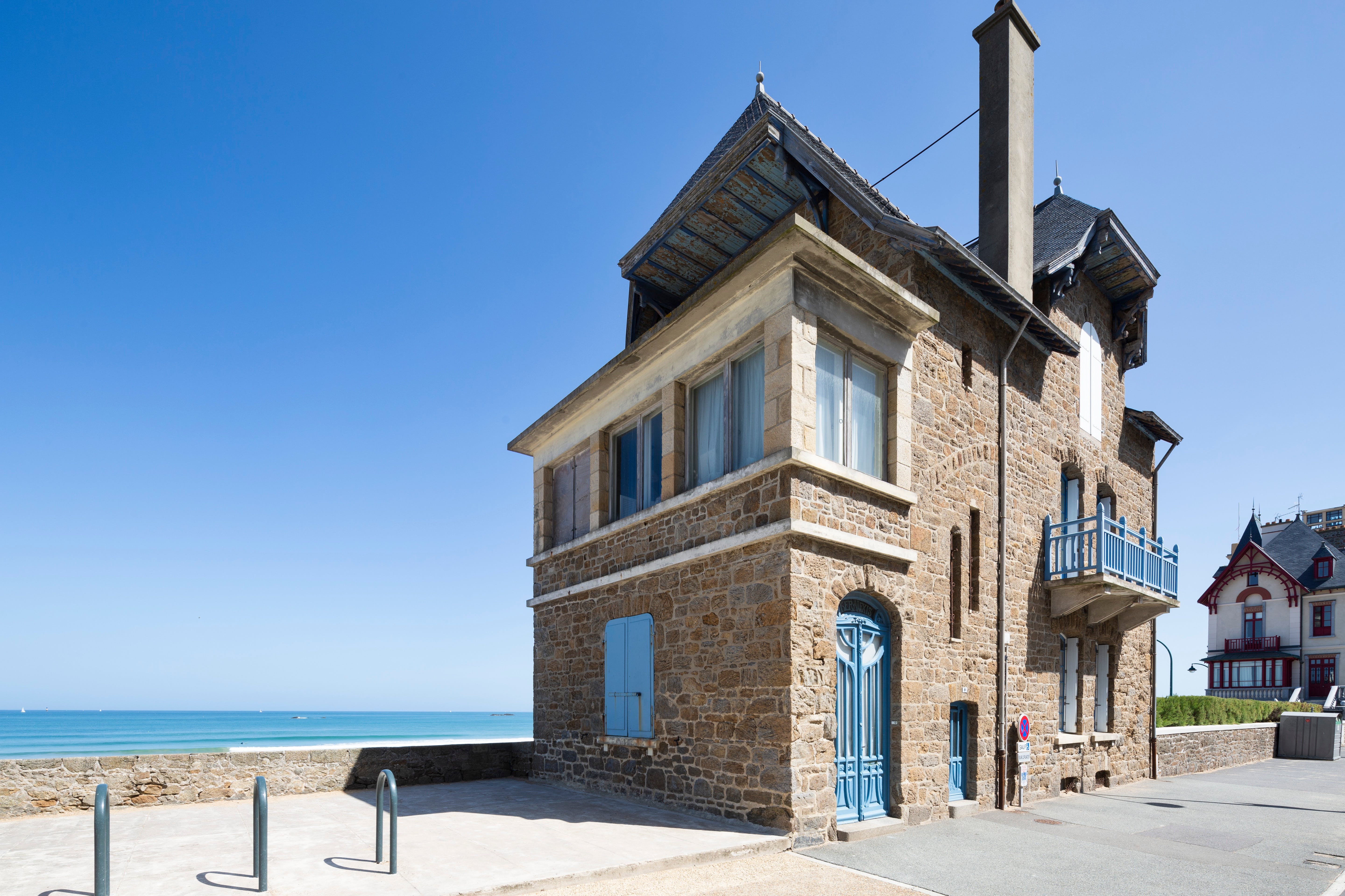 Château Émeraude Saint-Malo: Spacious 4-Bedroom Apartment with Seaview and Beach Access, Saint-Malo