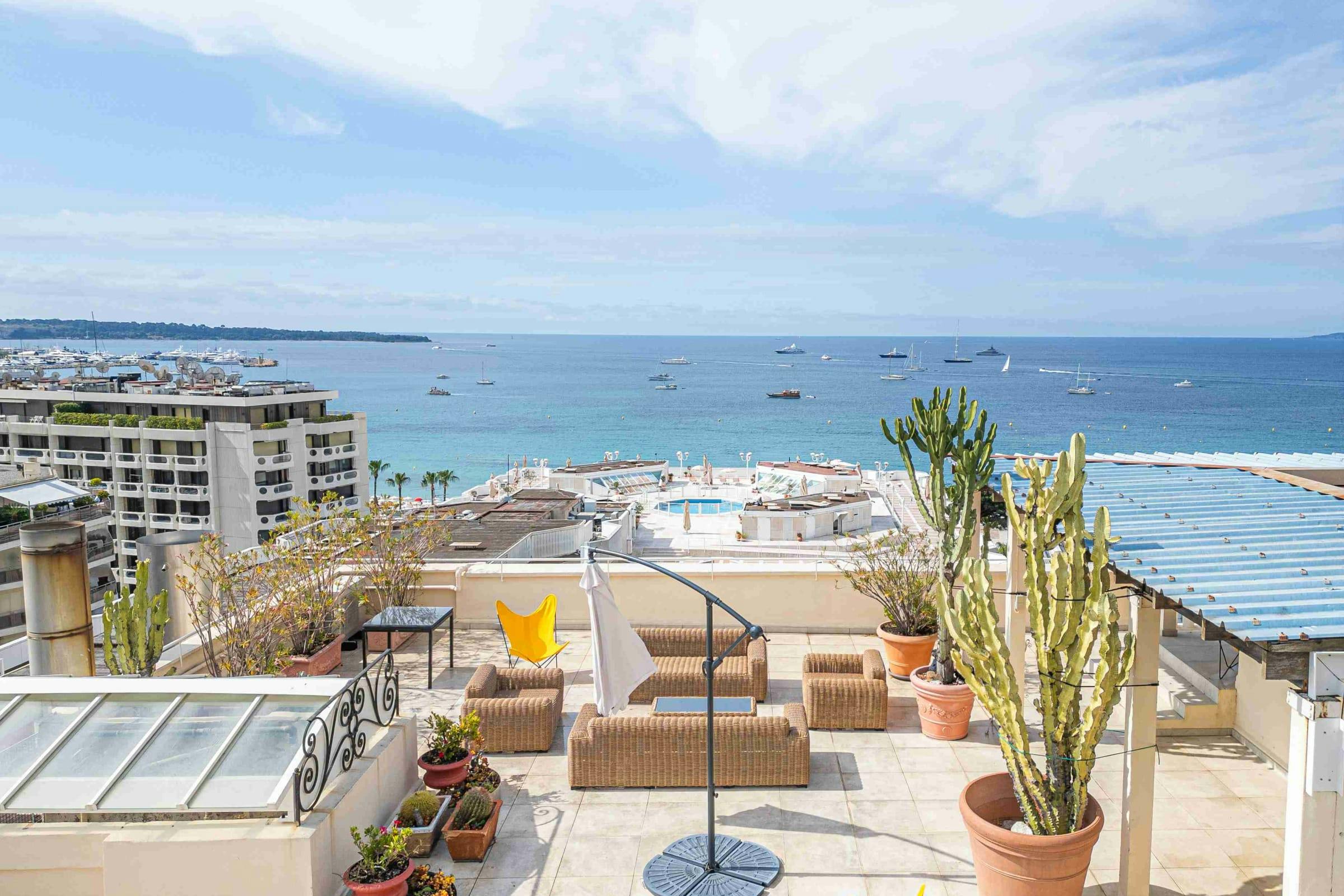 Château Esterel Cannes Cannes 28: Elegant 2-Bedroom Apartment with Sea Views, Cannes