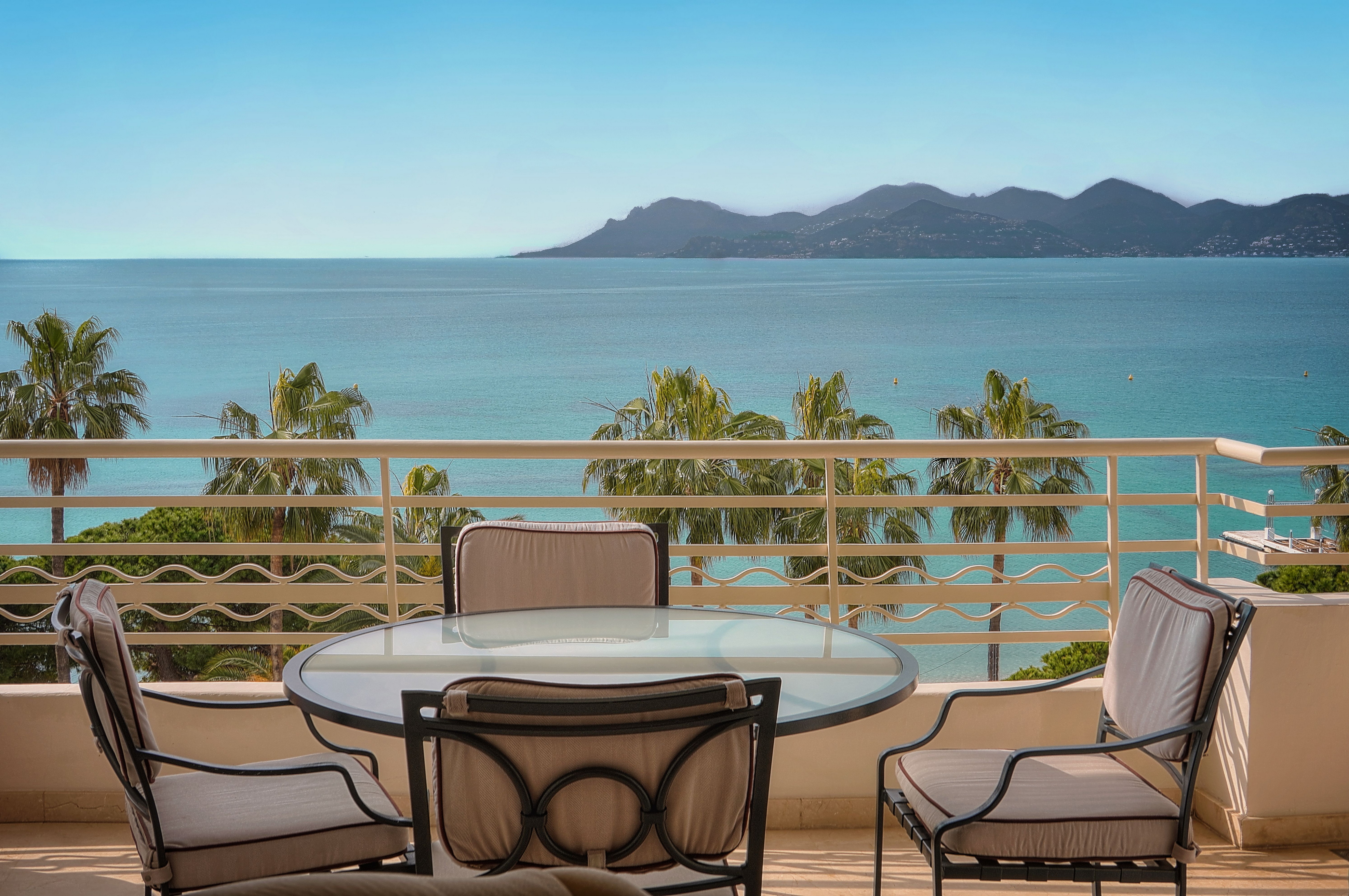 Château Esterel Cannes: Luxury 2-Bedroom Apartment with Seaviews, Cannes