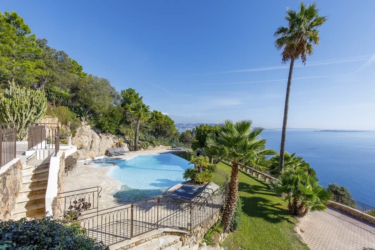 Château Esterel Théoule: Elegant 5-Bedroom House with Infinity Pool, French Riviera