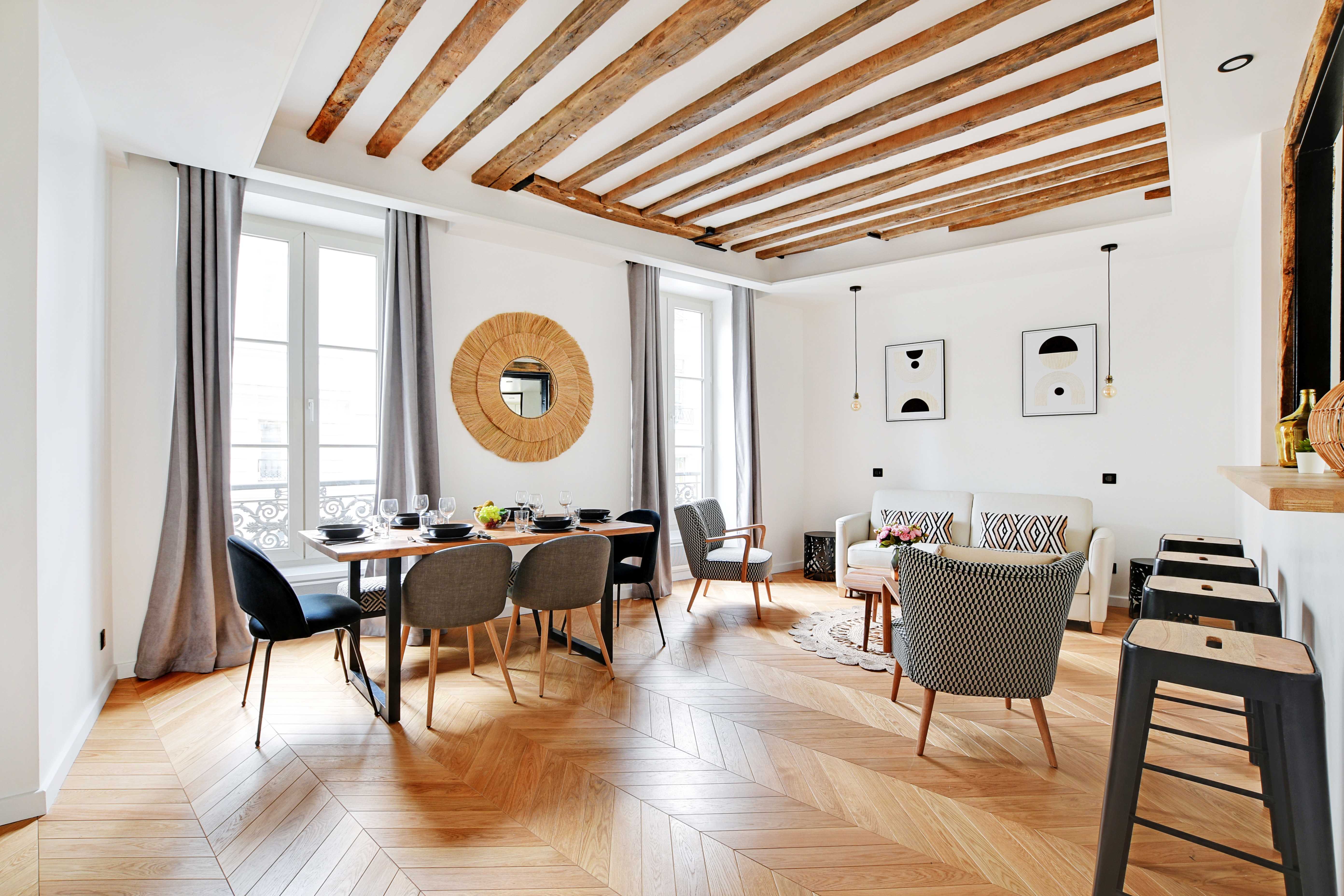 Château Fauvette Le Marais: Luxury 2-Bedroom Family-Friendly Villa Rental in Le Marais, Paris