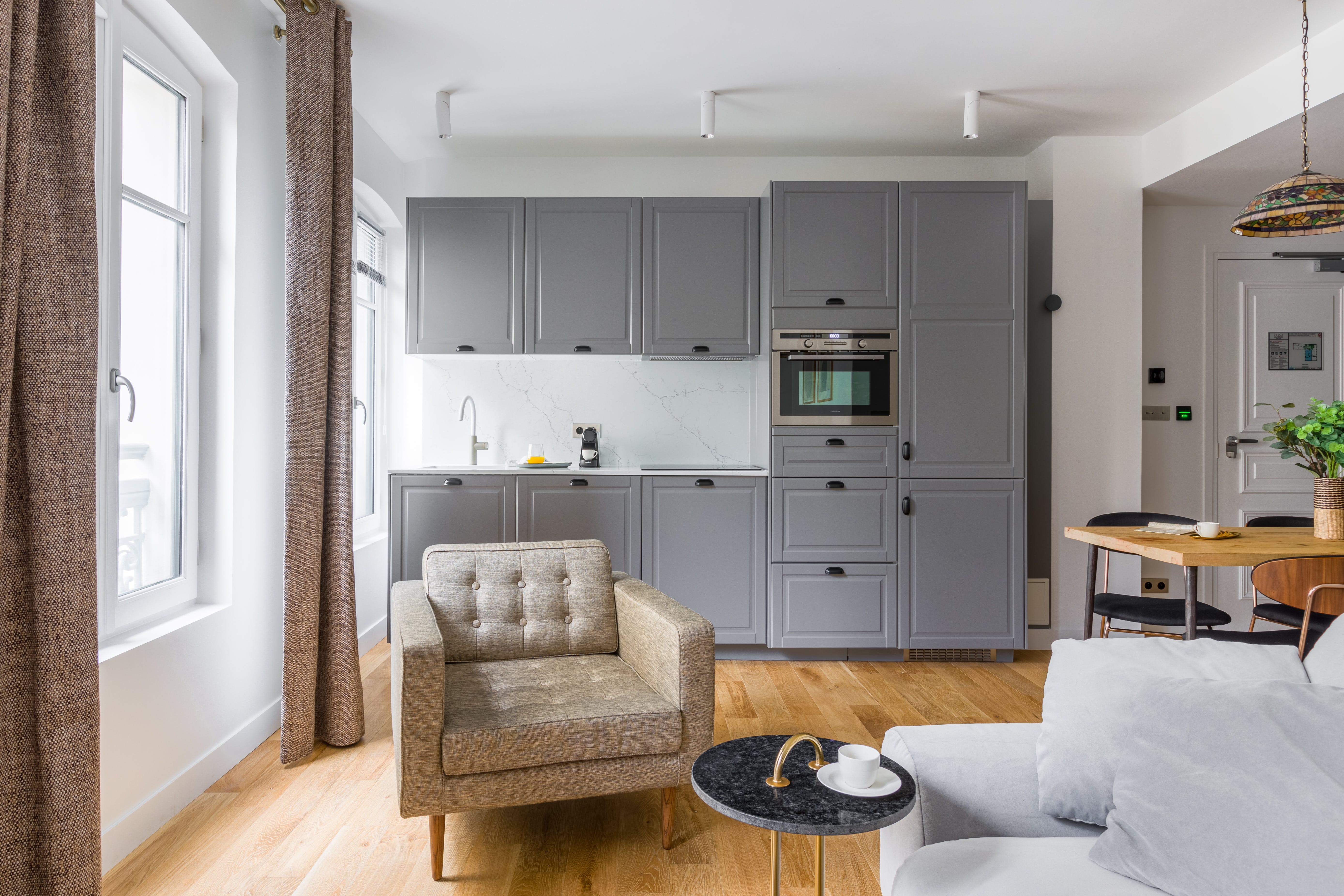 Château Foch Paris: Elegant 1-Bedroom Luxury Apartment with Communal Lounge, Paris