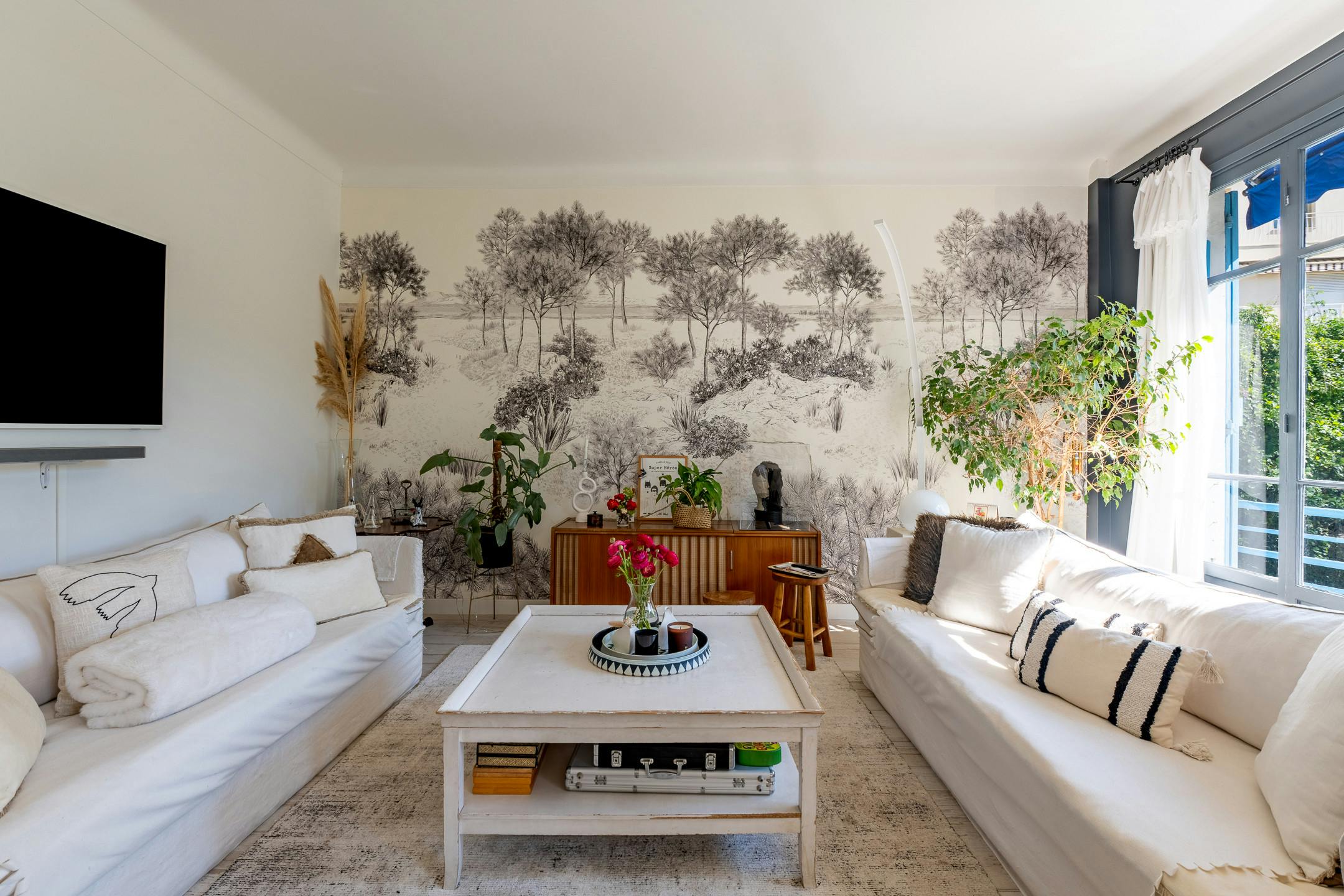 Château Garoupe Nice: Spacious 4-Bedroom Apartment with Seaview, Nice