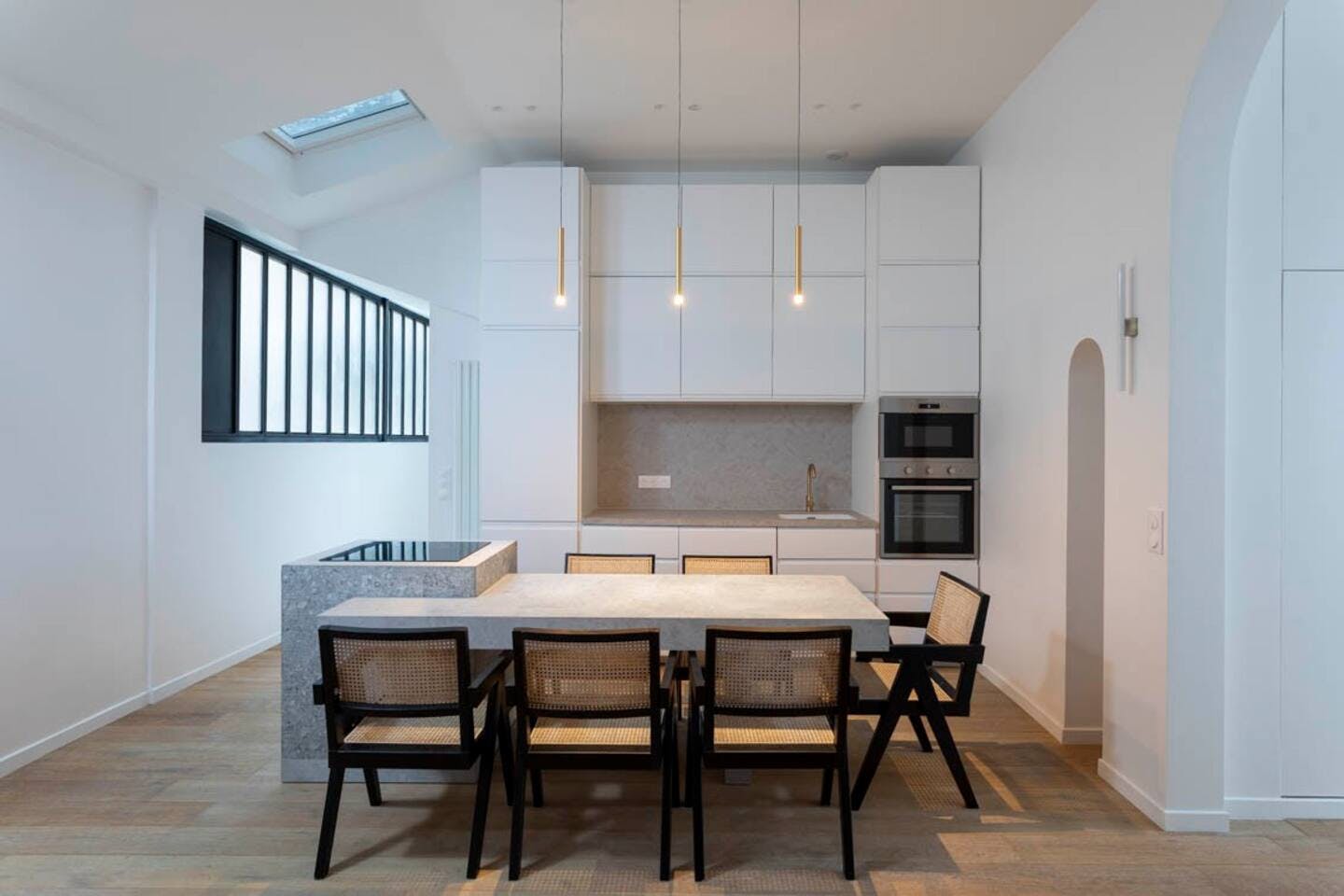 Château Grenelle Paris Eiffel Tower: Elegant 3-Bedroom Apartment Near Eiffel Tower, Paris