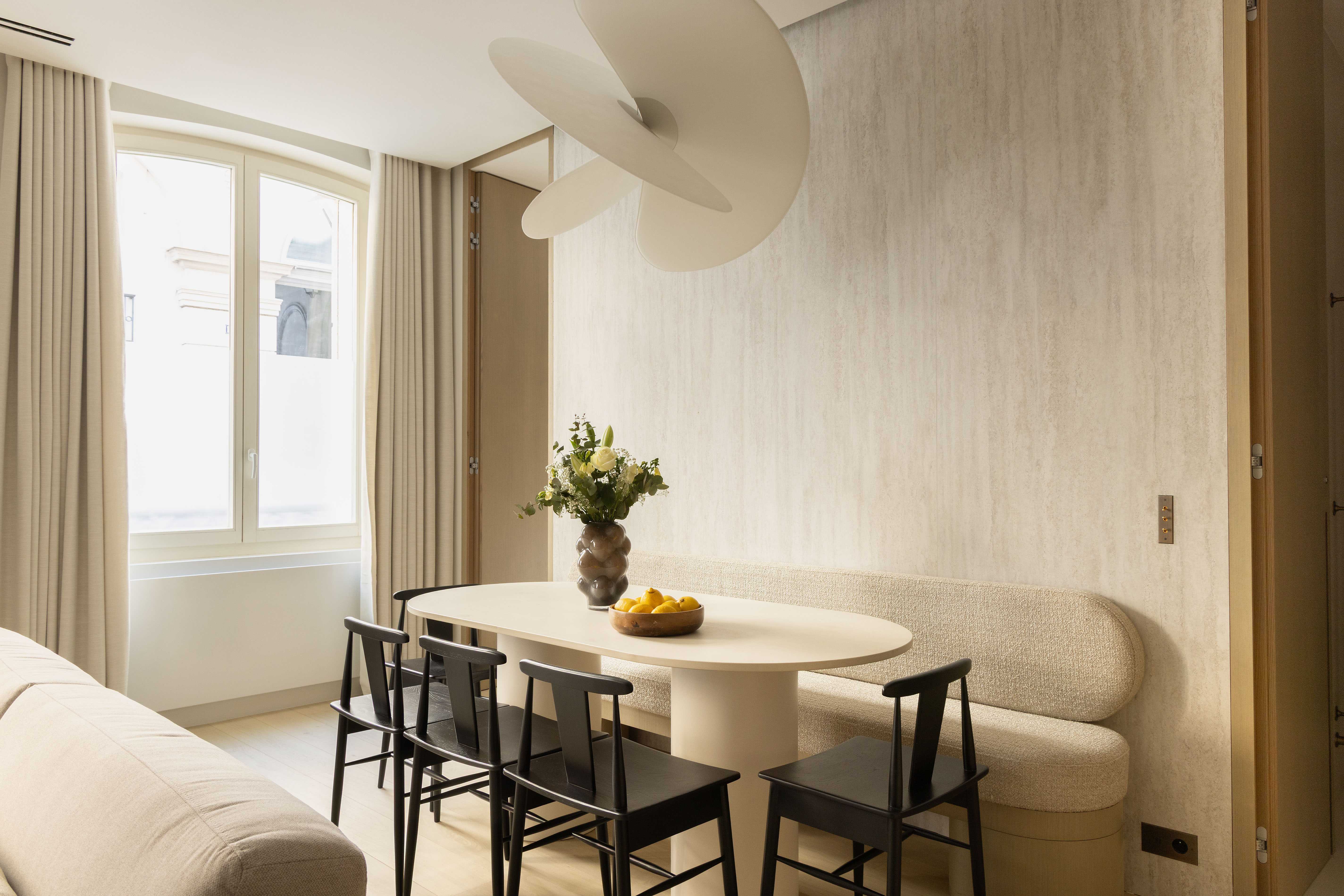 Château Haussmann Madeleine Opéra – Madeleine – Grands Magasins: Luxury 2-Bedroom Apartment with Air-Con, Opéra – Madeleine, Paris