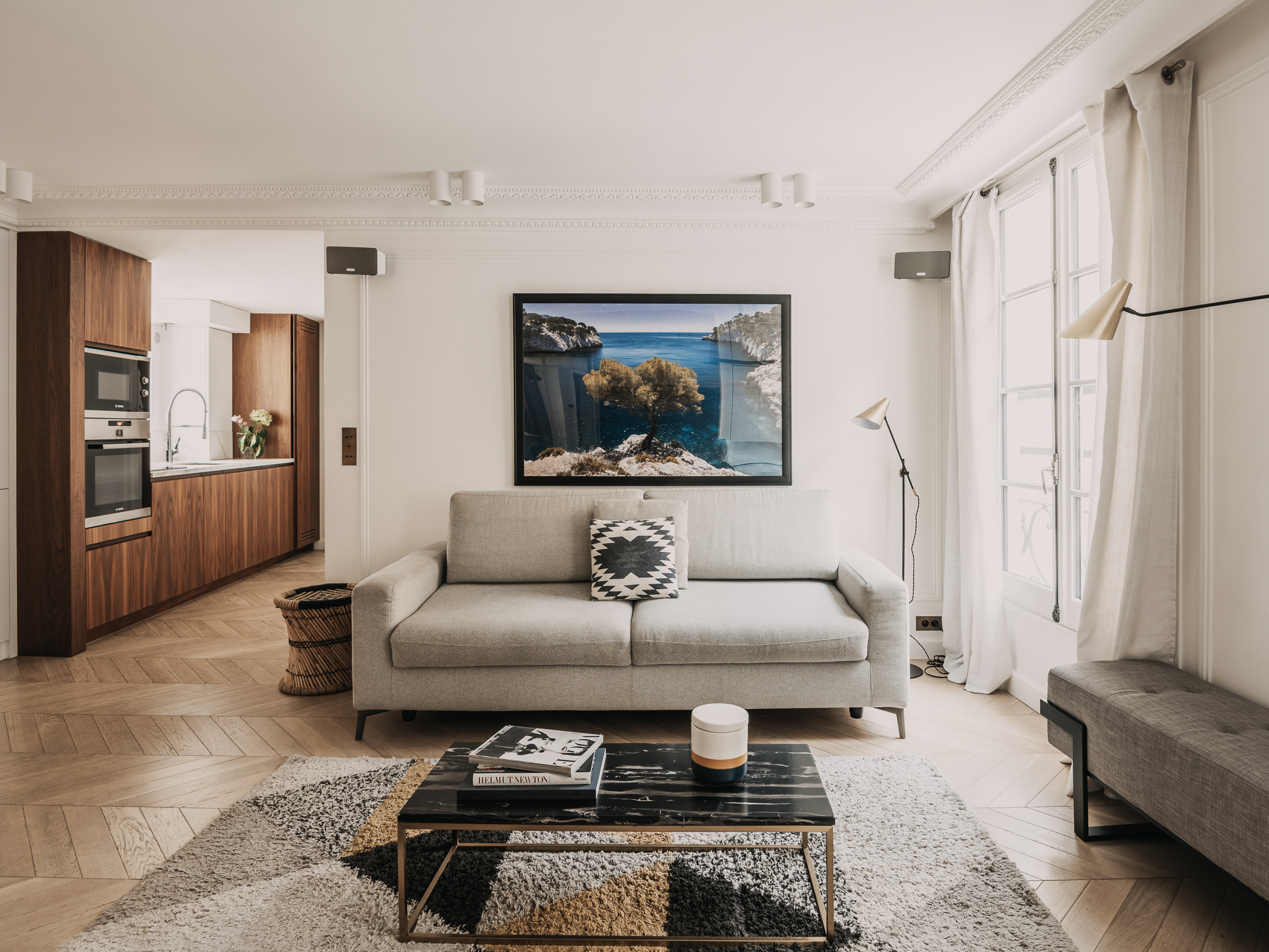 Château Honoré Paris: Elegant 2-Bedroom Apartment with Hot Tub, Paris Opéra District