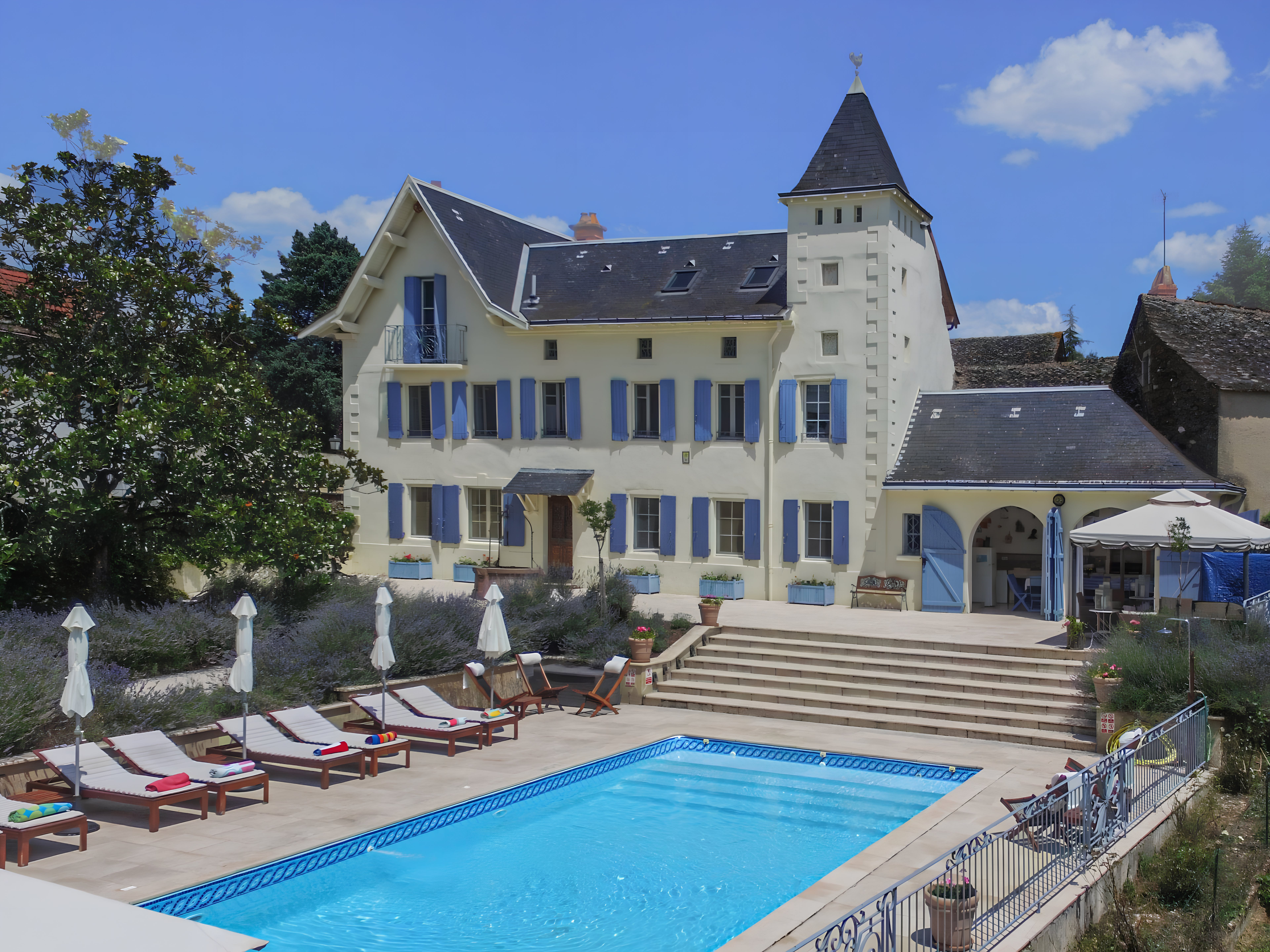 Château Lembrouze Carmaux: Luxury 6-Bedroom Château with Swimming Pool in Tarn, France