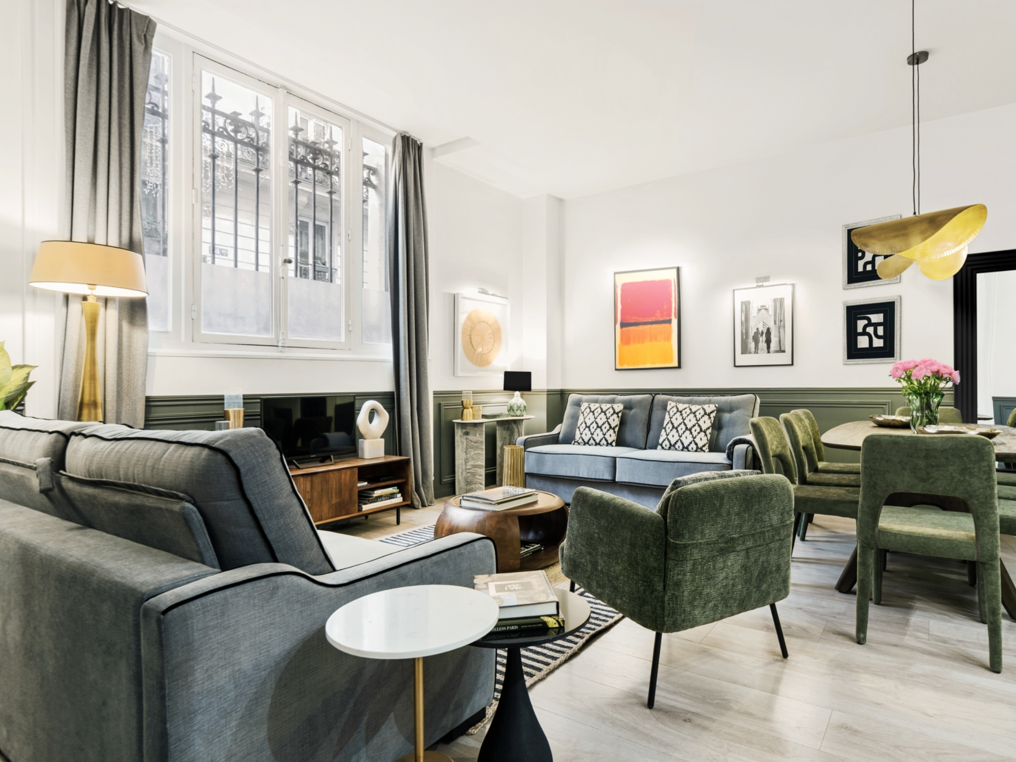 Château Lorette Oberkampf: Elegant 3-Bedroom Apartment Perfect for Families, Canal Saint Martin