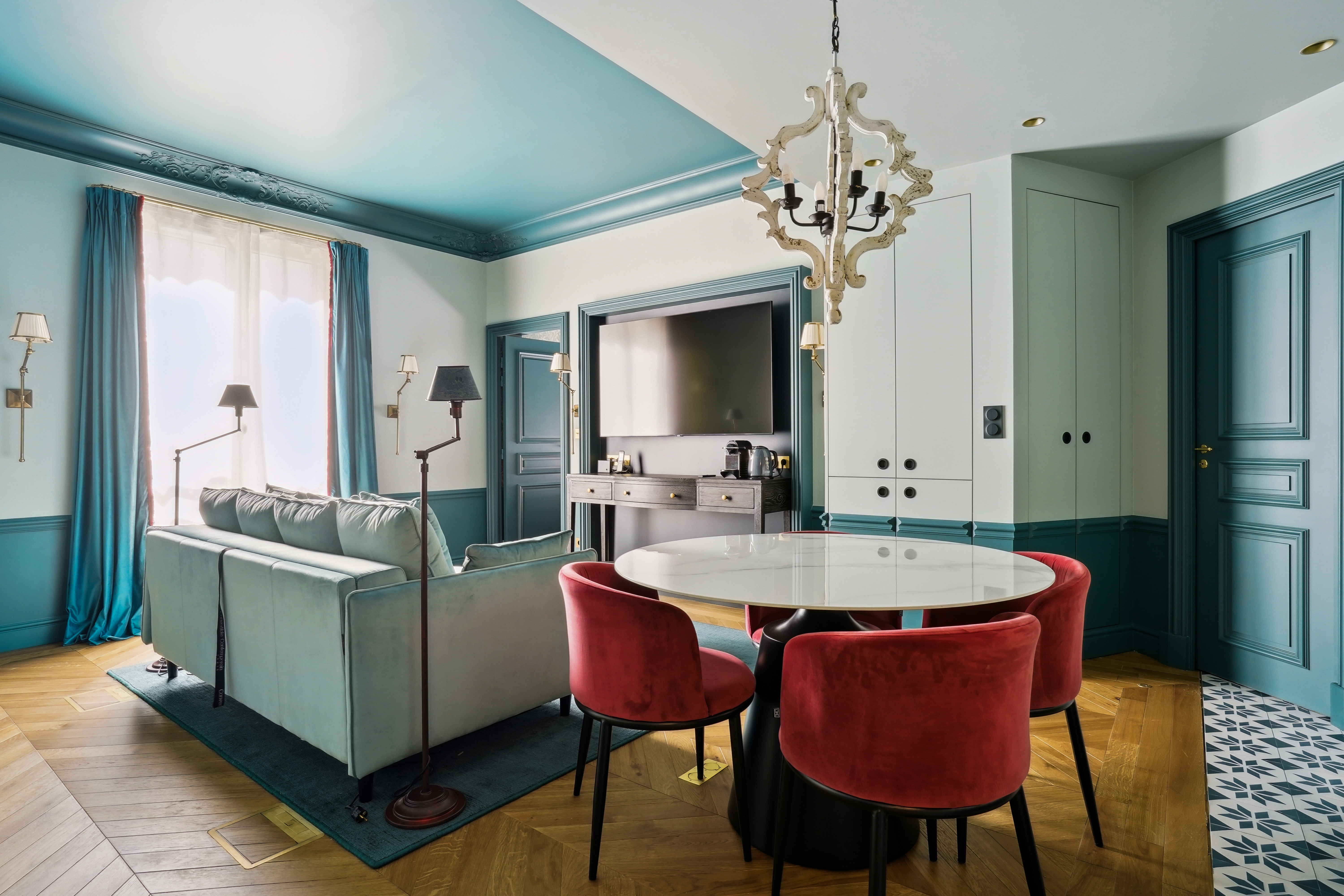 Château Madeleine Paris Opéra – Madeleine – Grands Magasins: Elegant 1-Bedroom Apartment with Jacuzzi, Opéra – Madeleine – Grands Magasins