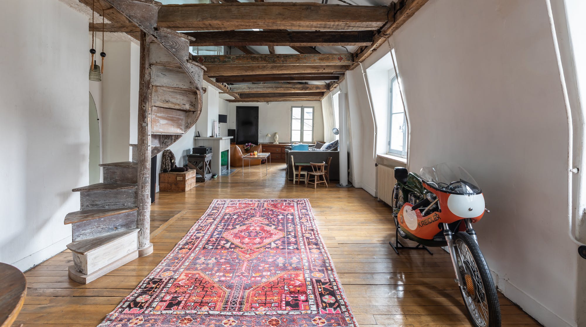 Château Marais Paris Île Saint Louis: Elegant 4-Bedroom Luxury Apartment in Historic Île Saint Louis, Paris