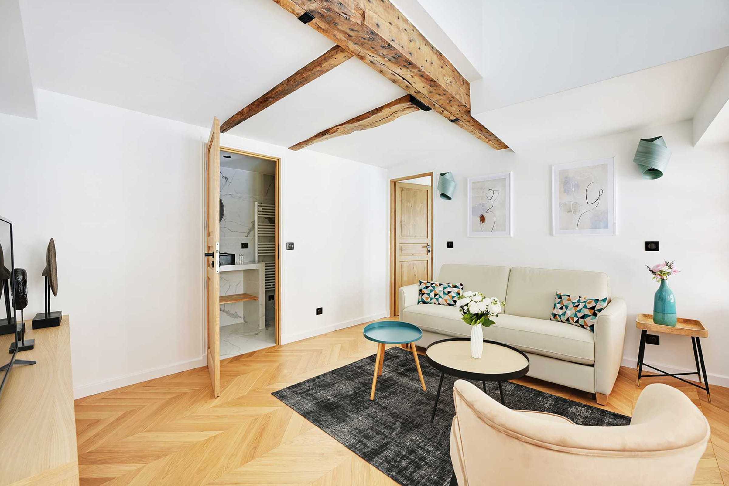 Château Maubuisson Le Marais: Luxury 1-Bedroom Luxury Villa Rental with Family-Friendly Features in Le Marais, Paris