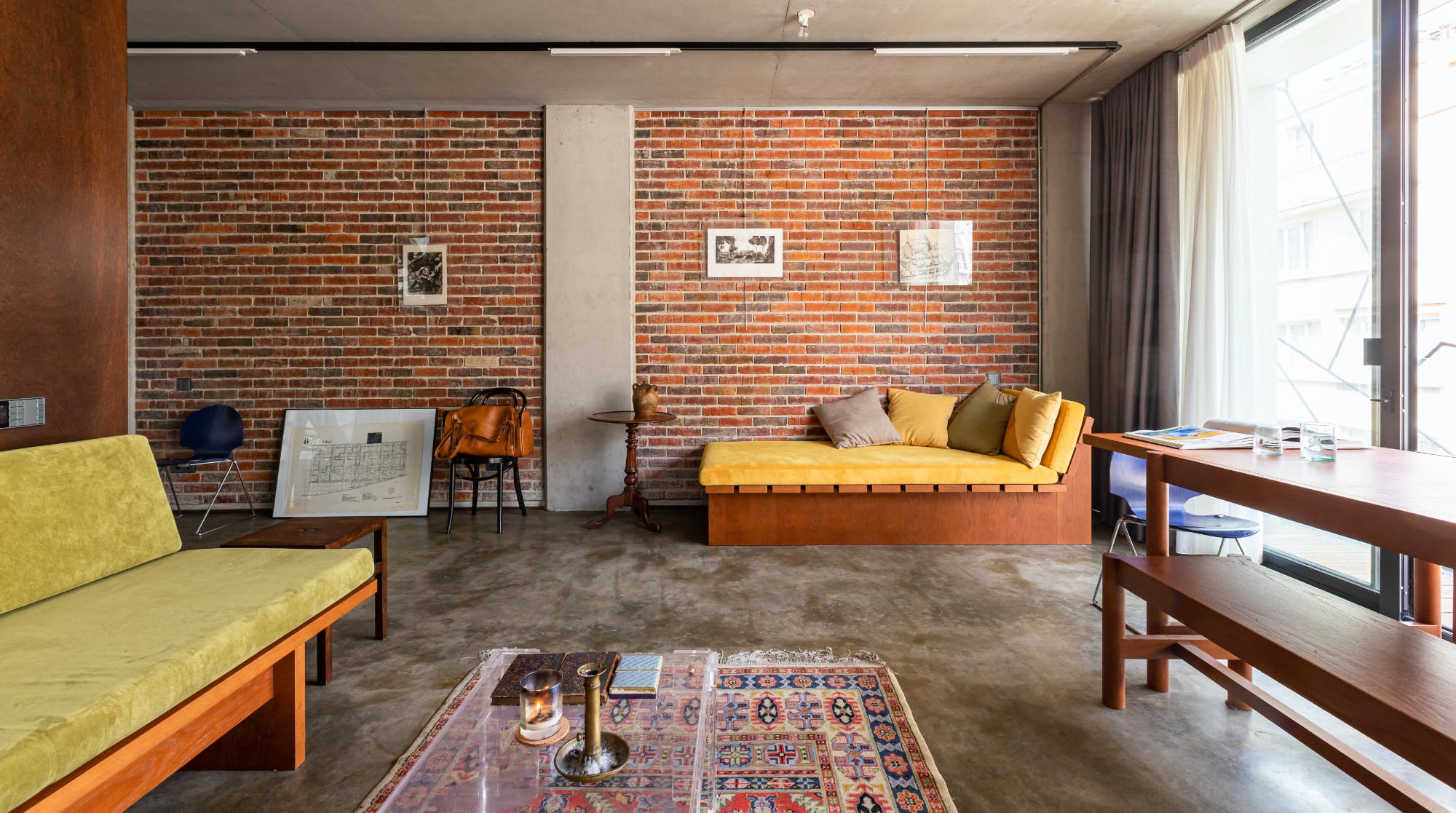 Château Ménilmontant Paris: 1-Bedroom Modern Apartment with High-Tech Amenities, Paris