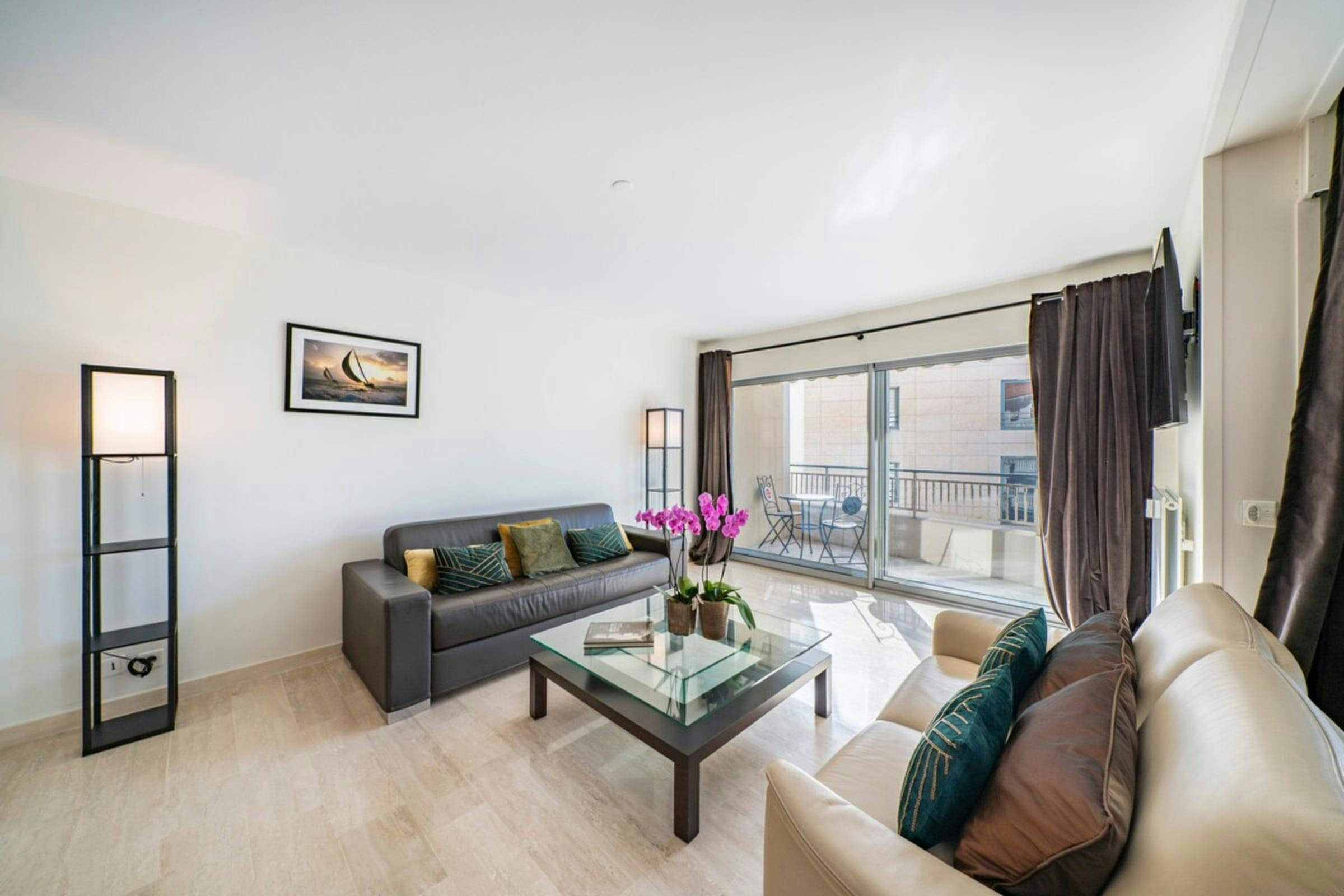 Château Mistral Cannes Cannes 9: Spacious 3-Bedroom Apartment with Balconies, Cannes