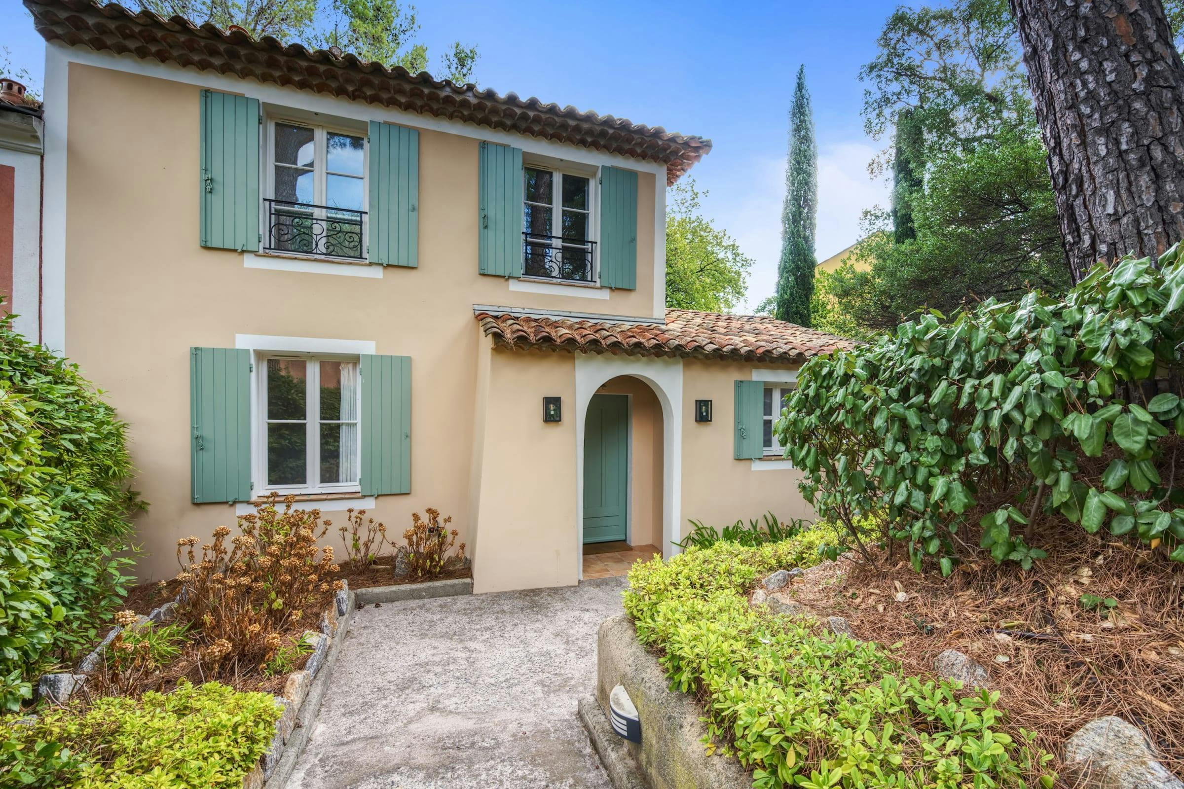 Château Mistral Saint-Tropez Saint-Tropez 2: 4-Bedroom Luxury Apartment with Pool and Tennis Court, Saint-Tropez