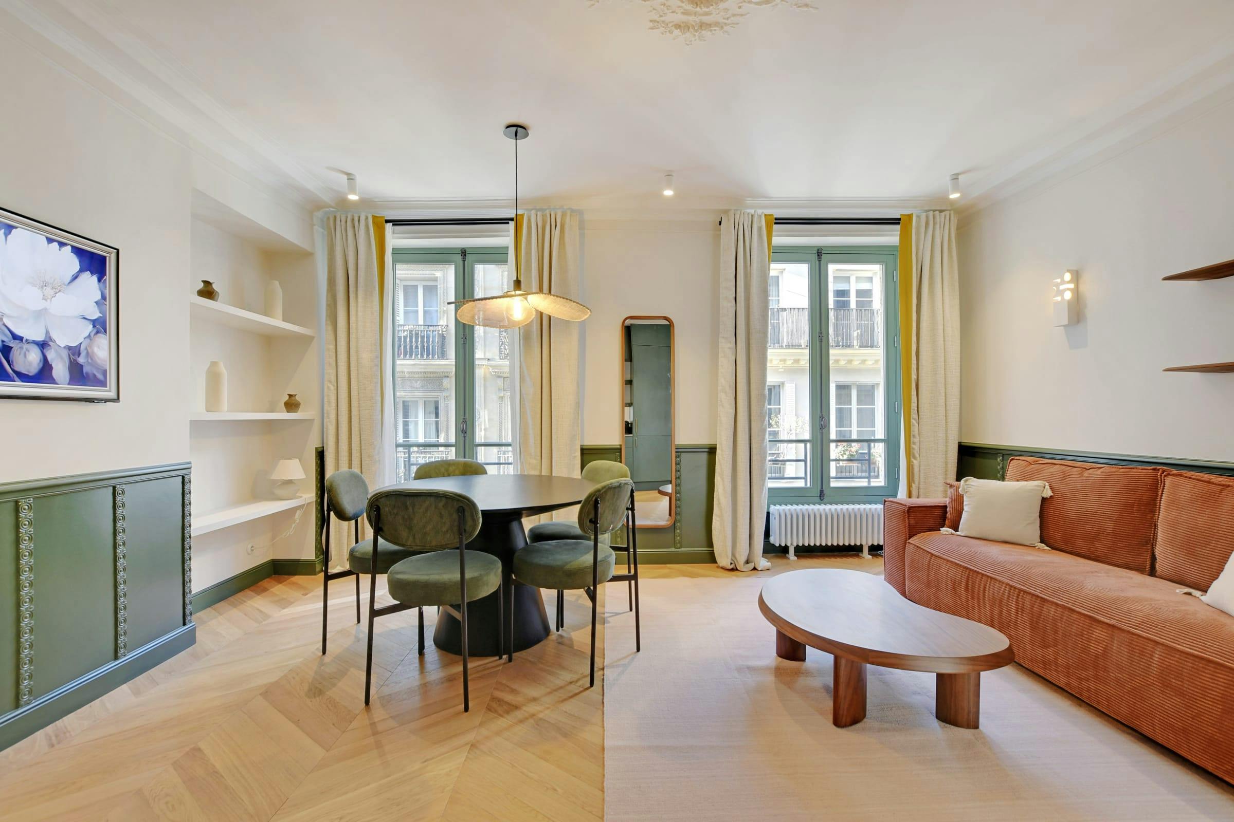 Château Montmartre Paris Montorgueil – Les Halles 6: Spacious 3-Bedroom Luxury Apartment for Families and Groups, Paris