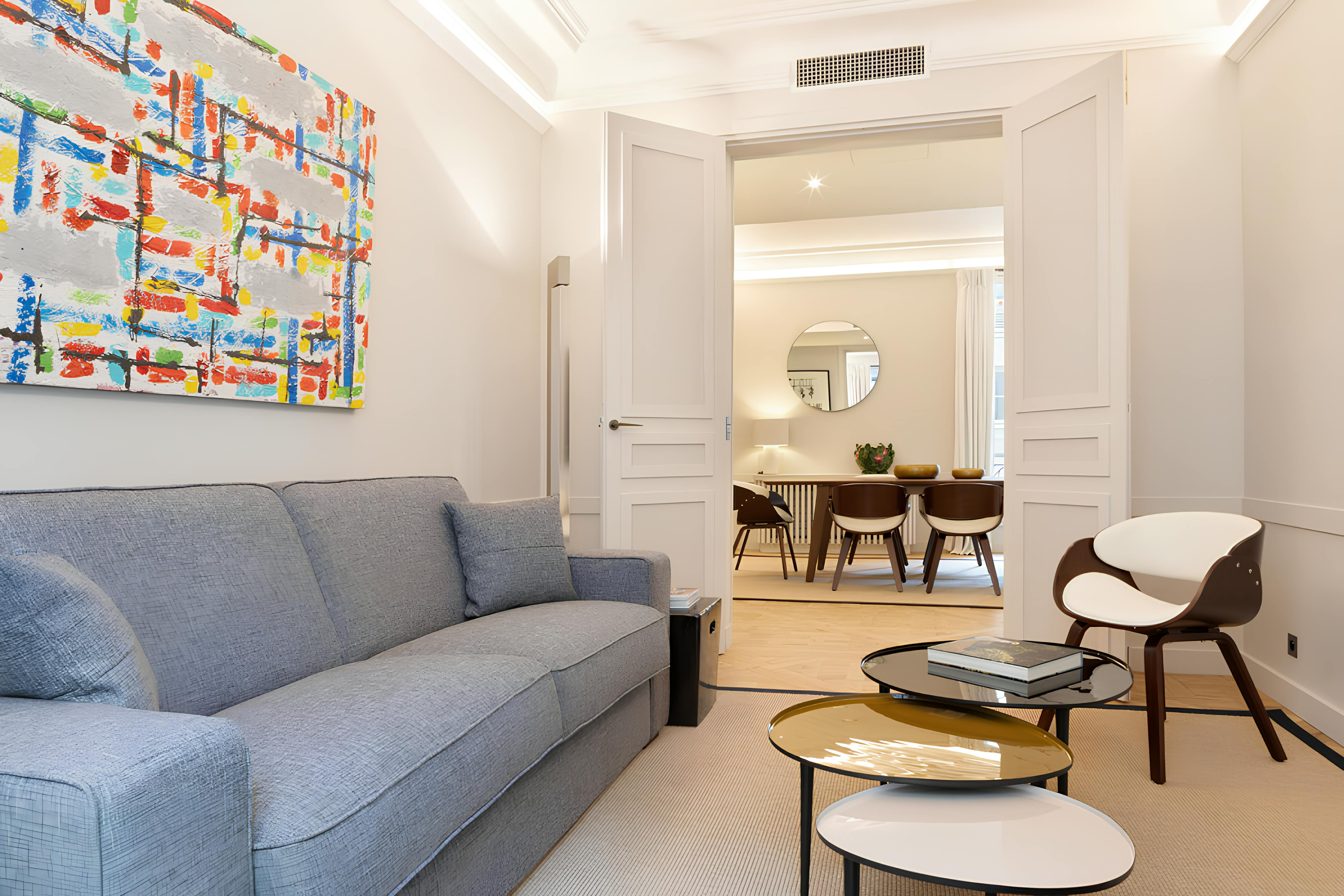 Château Montparnasse Saint Germain: Elegant 3-Bedroom Apartment with Air-Con and Family-Friendly Amenities, Paris