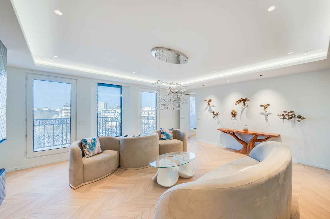 Château Morland Île Saint Louis: Elegant 3-Bedroom Apartment Rental with Seine Views, Île Saint Louis Paris