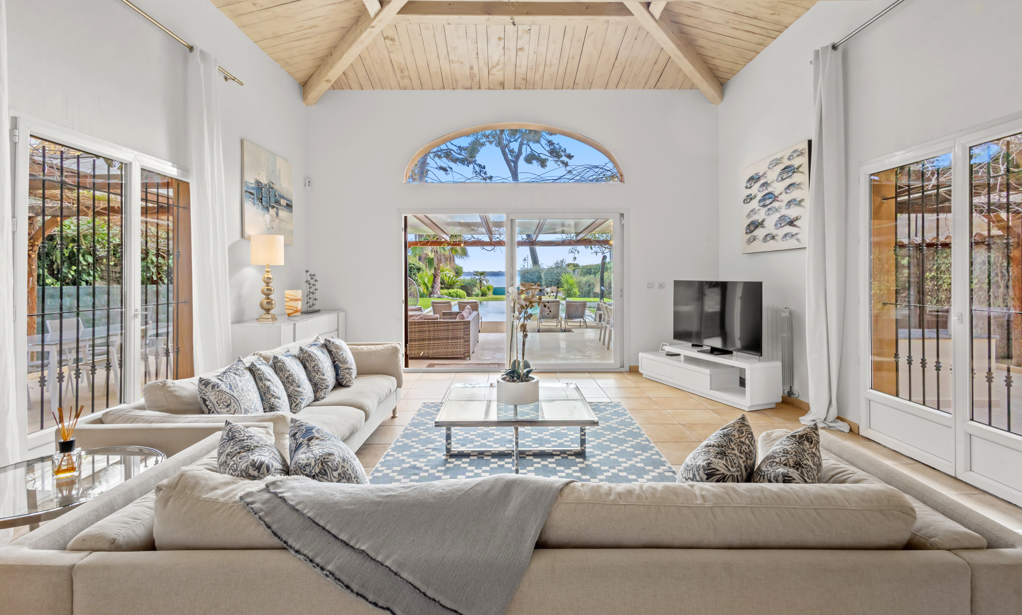 Château Mouré PalmBeach: Luxury 6-Bedroom Villa with Infinity Pool and Sea Views, Cannes