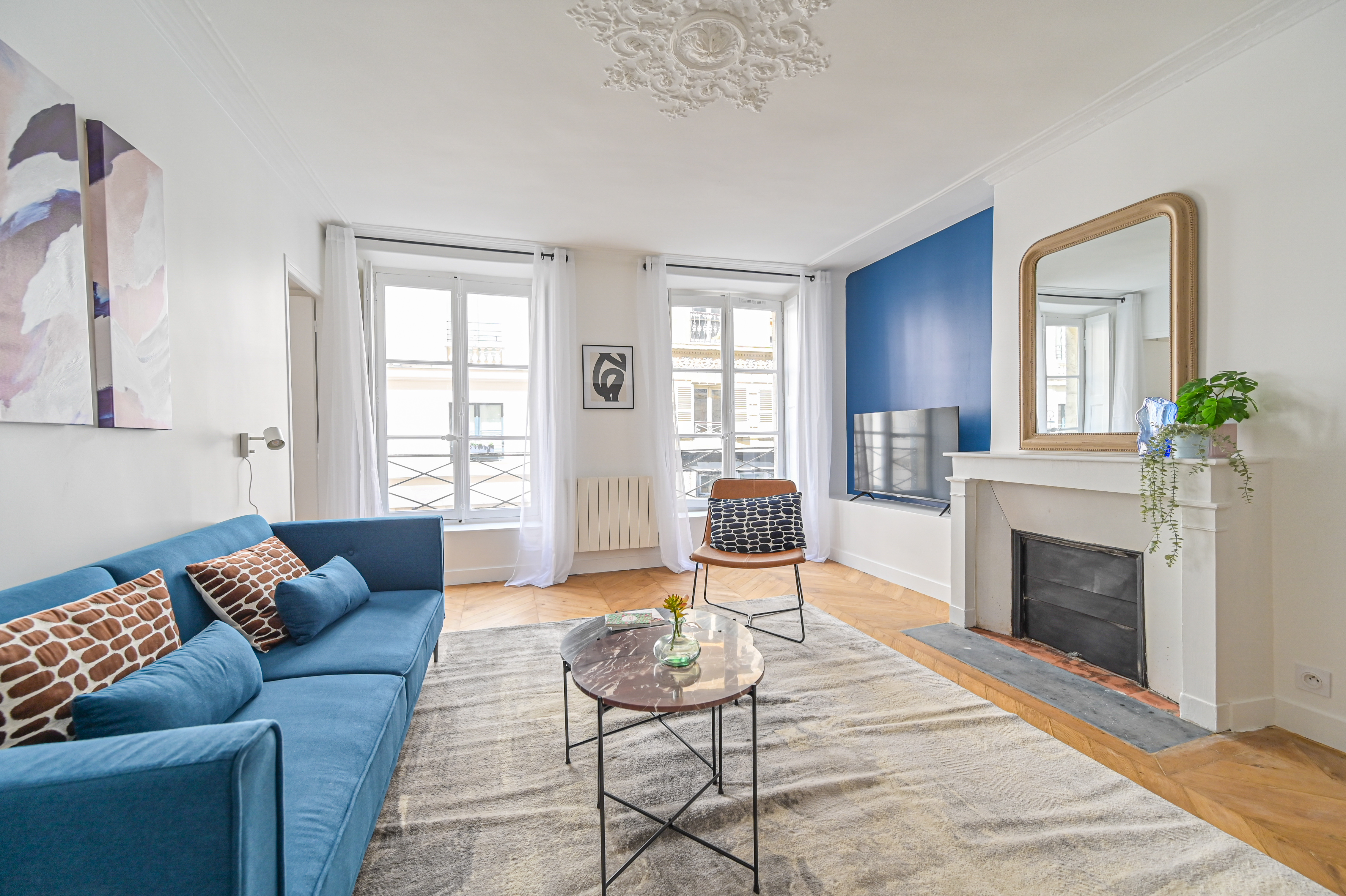 Château Passage Montorgueil: Elegant 2-Bedroom Apartment Perfect for Families, Paris Montorgueil