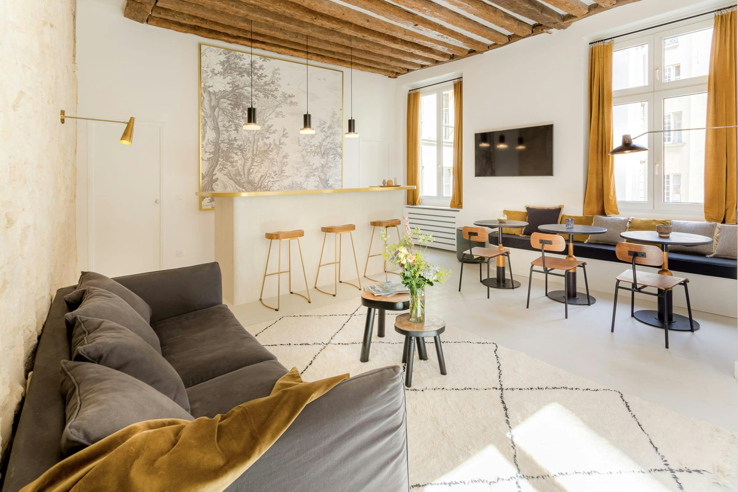Château Saint-Martin Marais Le Marais 13: Elegant 2-Bedroom Apartment with Family-Friendly Features, Le Marais
