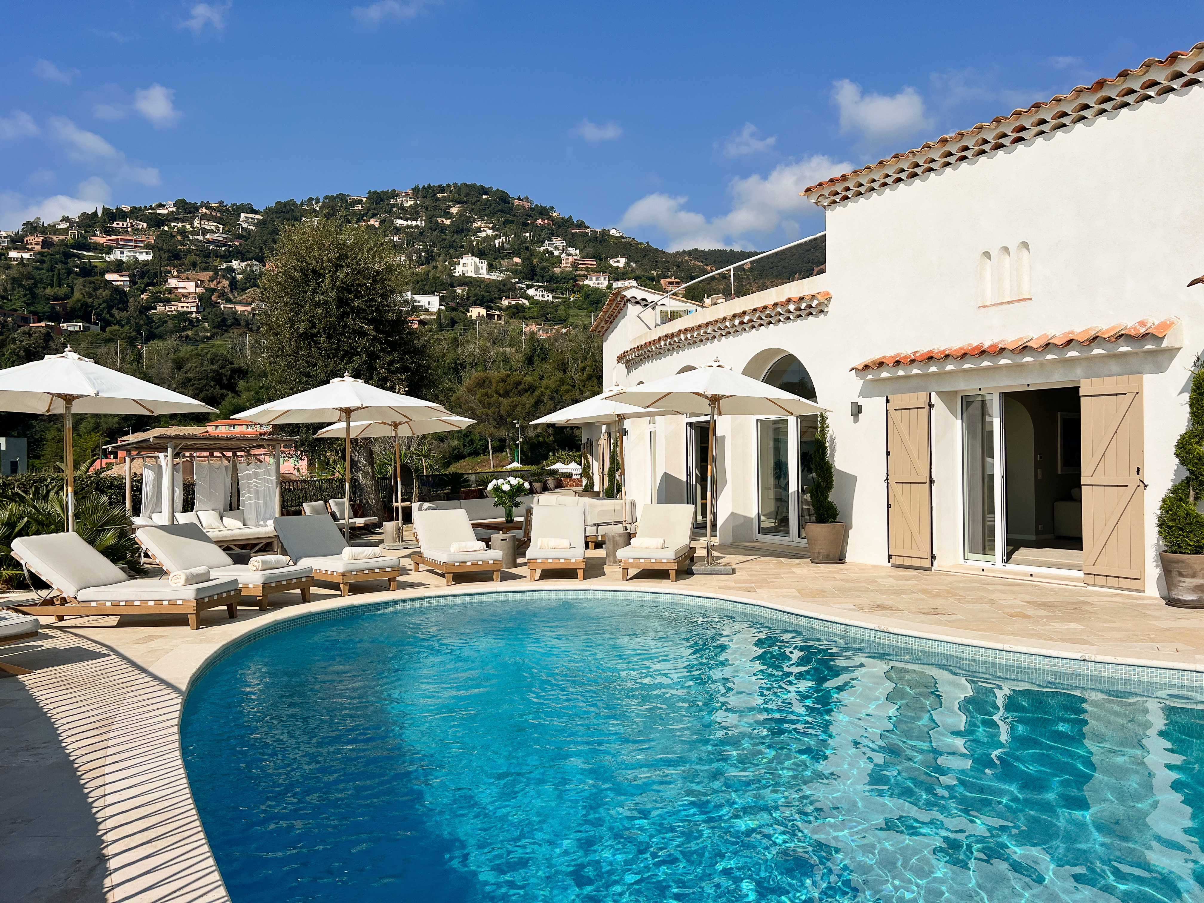 Château Saint-Raphaël Cannes: Luxury 8-Bedroom House with Seaviews and Pool, Cannes