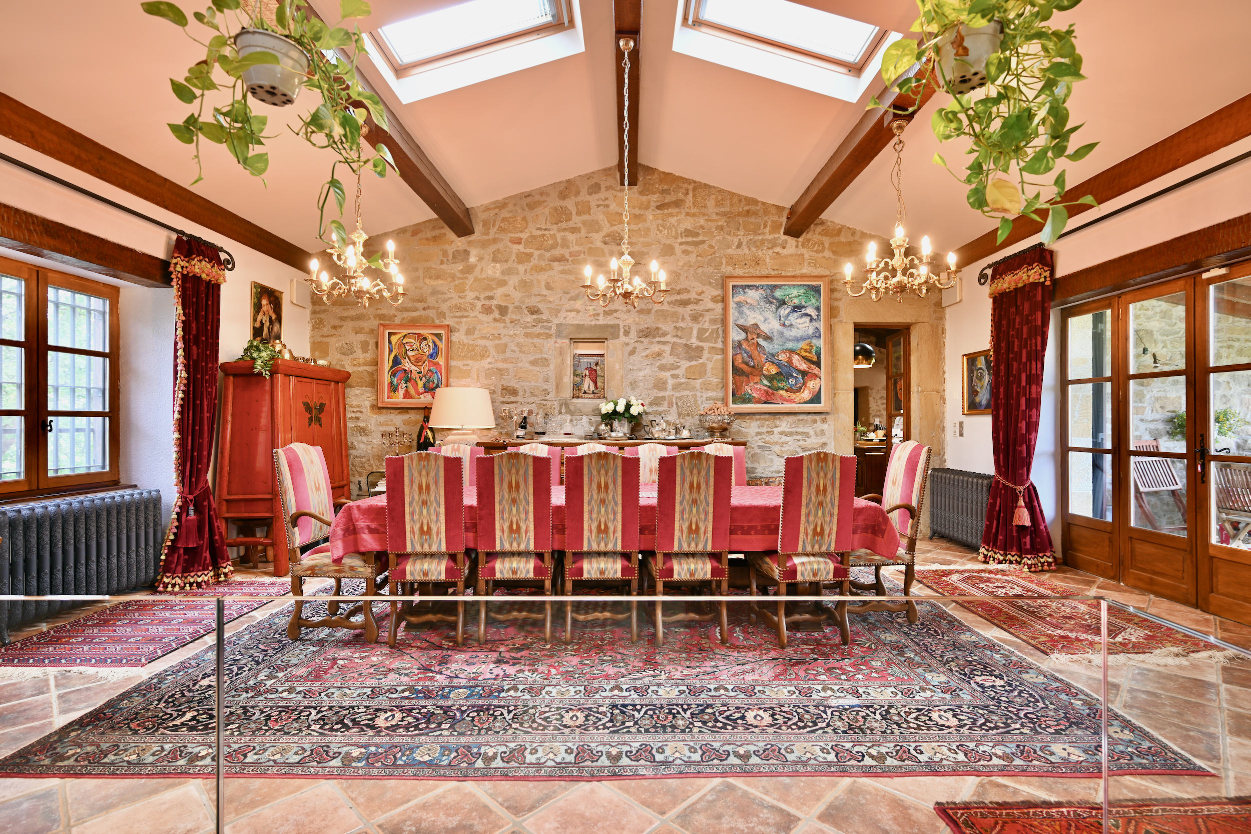 Château Ventoux Aude: Spacious 7-Bedroom Château with Swimming Pool, Aude