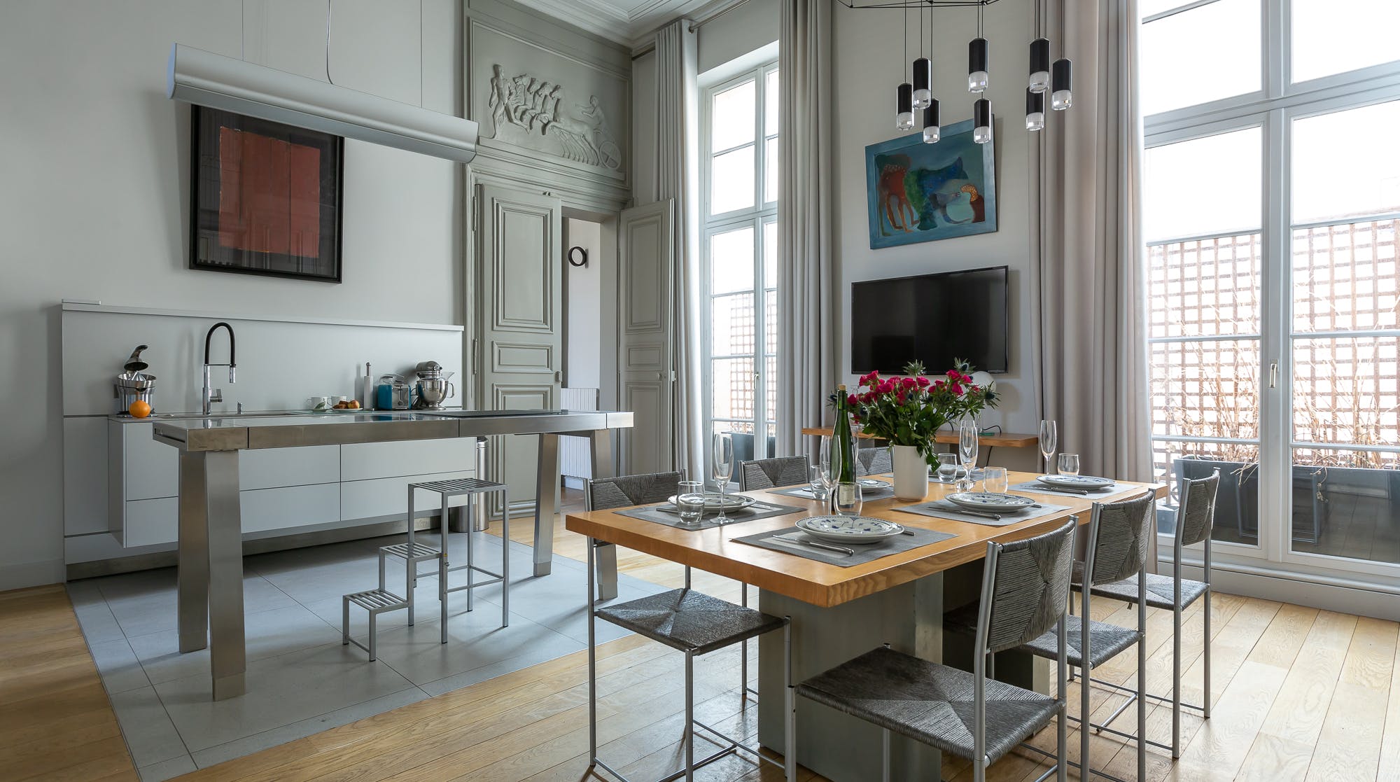 Château Vosges Marais Le Marais 6: Luxury 3-Bedroom Apartment with Sophisticated Design, Le Marais