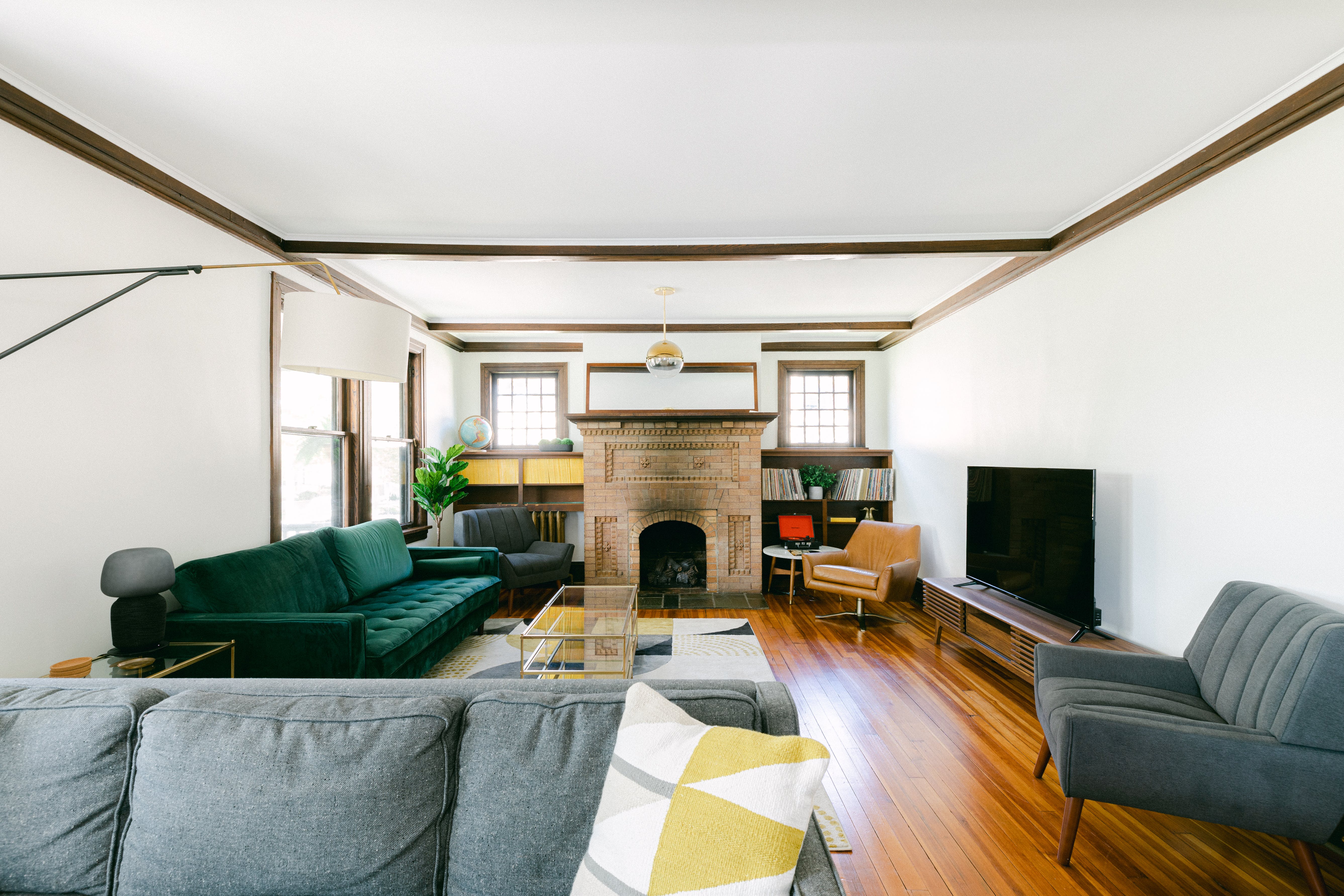 Coastal Haven Estate: Luxury 7-Bedroom Apartment Rental Cape May County with Sea Views