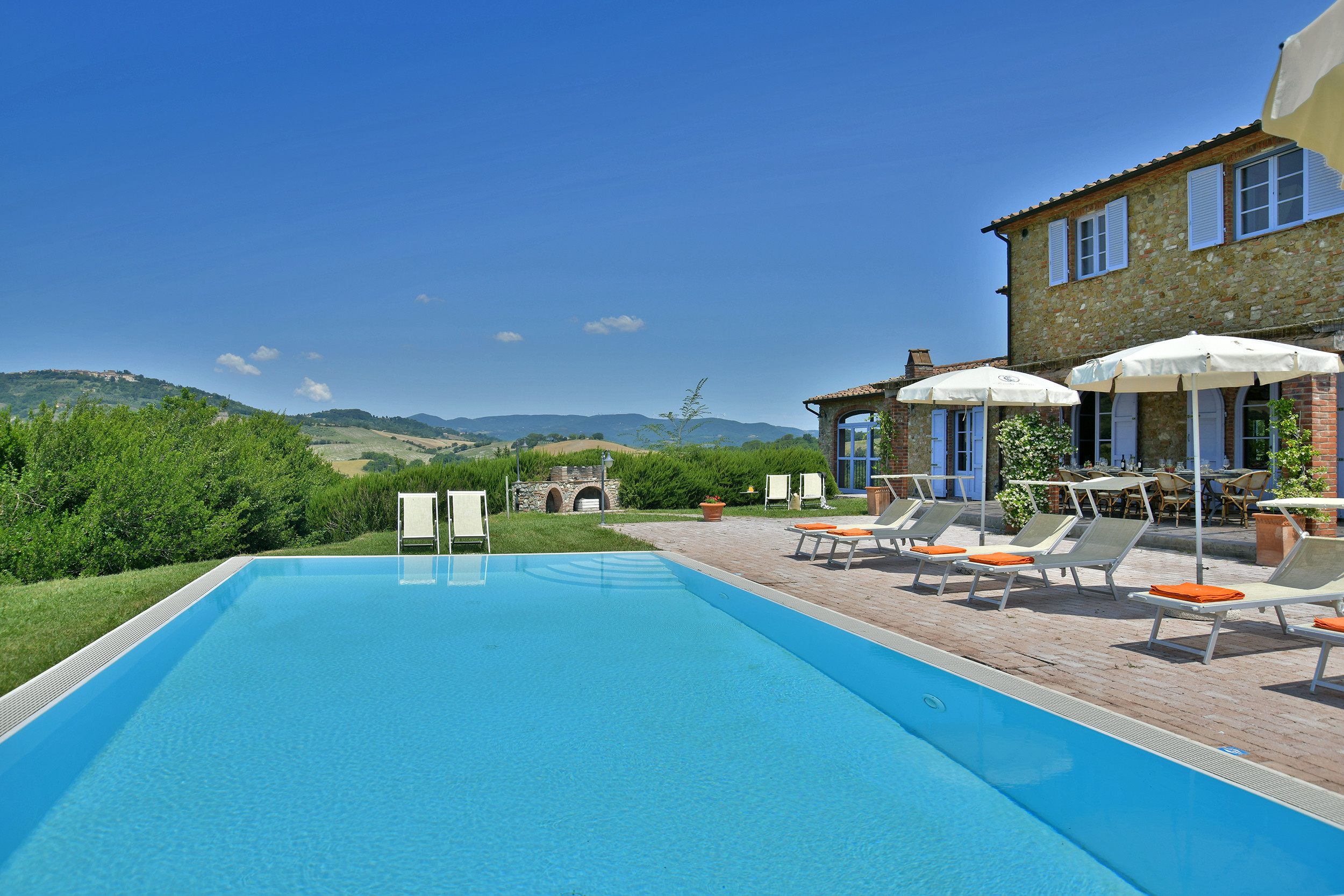 Fattoria Bolgheri Livorno: Luxury 6-Bedroom Villa with Pool and Countryside Views, Livorno