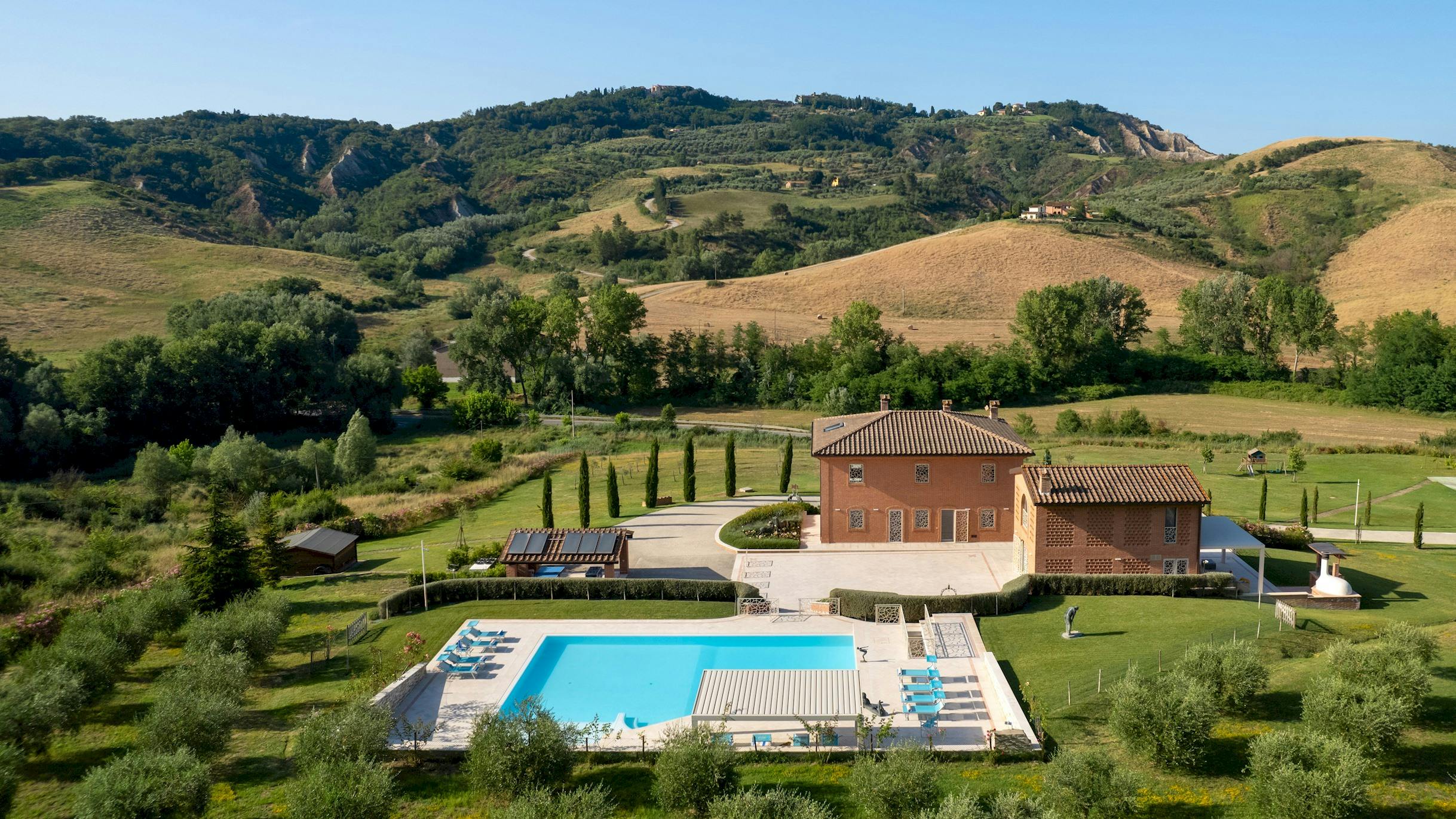Fattoria Collina Peccioli: Luxury 5-Bedroom Villa with Pool and Sauna, Tuscany