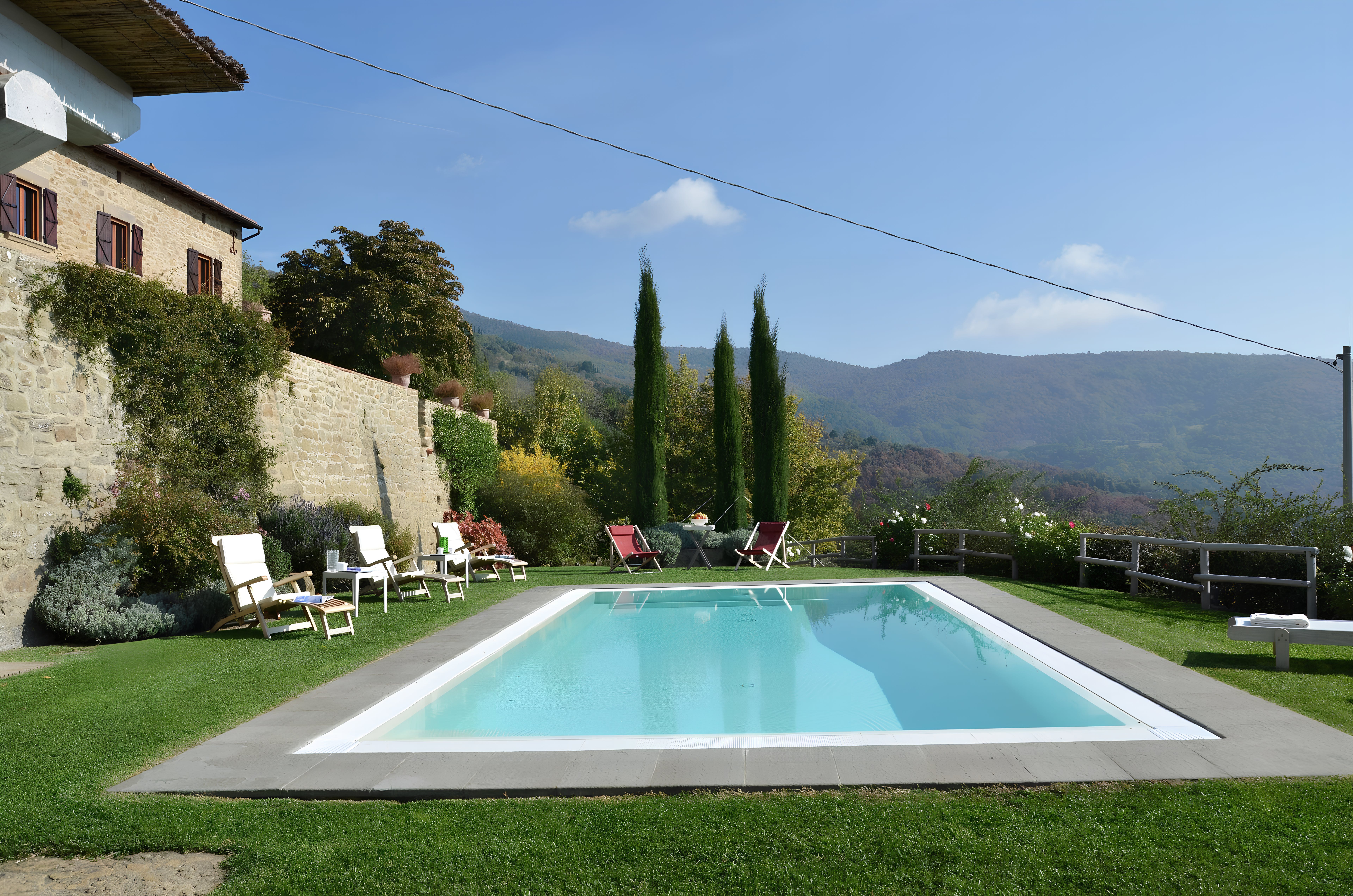 Fattoria Falterona Cortona: Elegant 3-Bedroom Apartment with Pool, Cortona