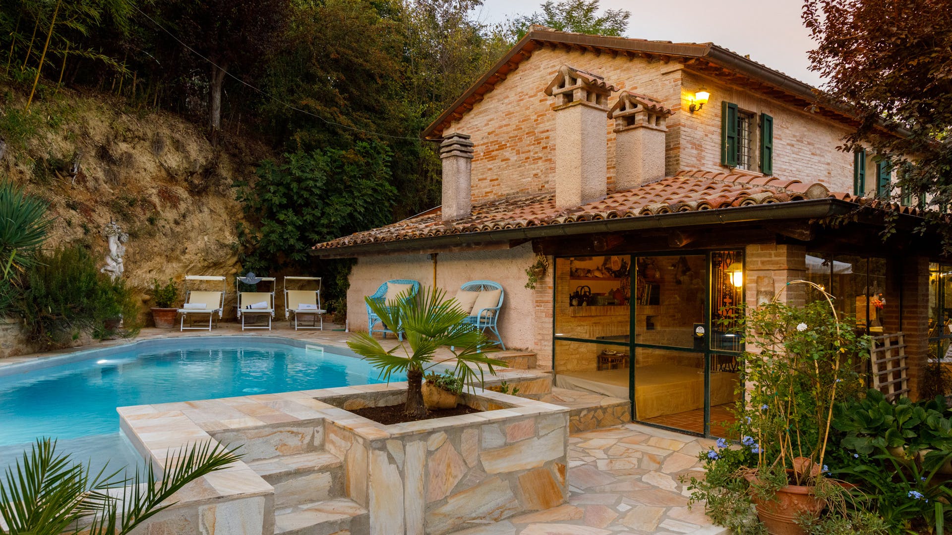 Fattoria Montefeltro Urbino: Charming 4-Bedroom Apartment with Pool and Hot Tub, Marche
