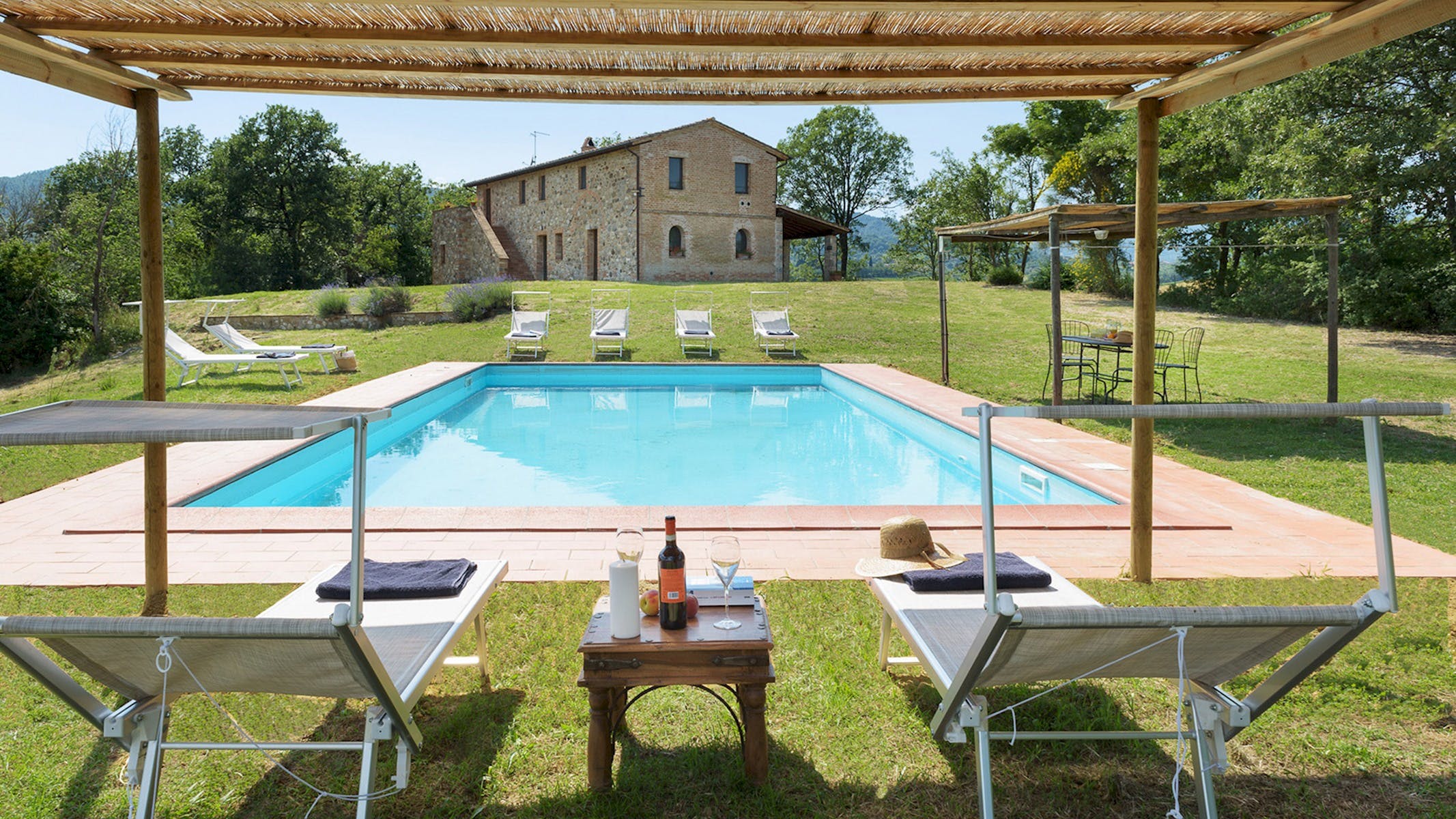Fattoria Peschiera Sarteano: Charming 4-Bedroom Apartment with Pool, Sarteano, Tuscany